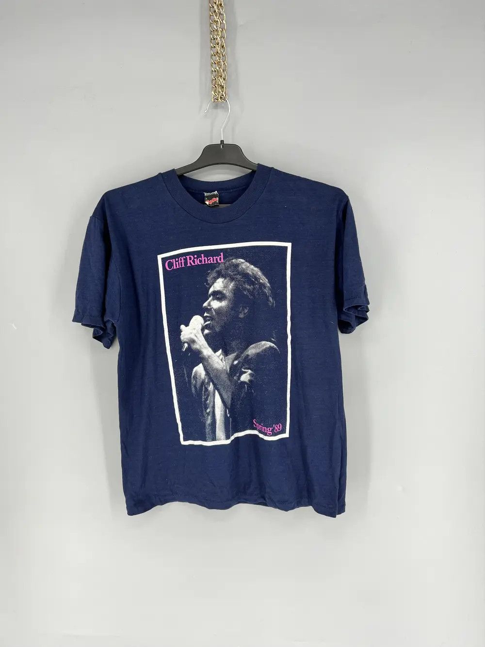 Band Tees Vintage Cliff Richard The Spring 1989 T-Shirt Size L Size US L / EU 52-54 / 3 - 1 Thumbnail
