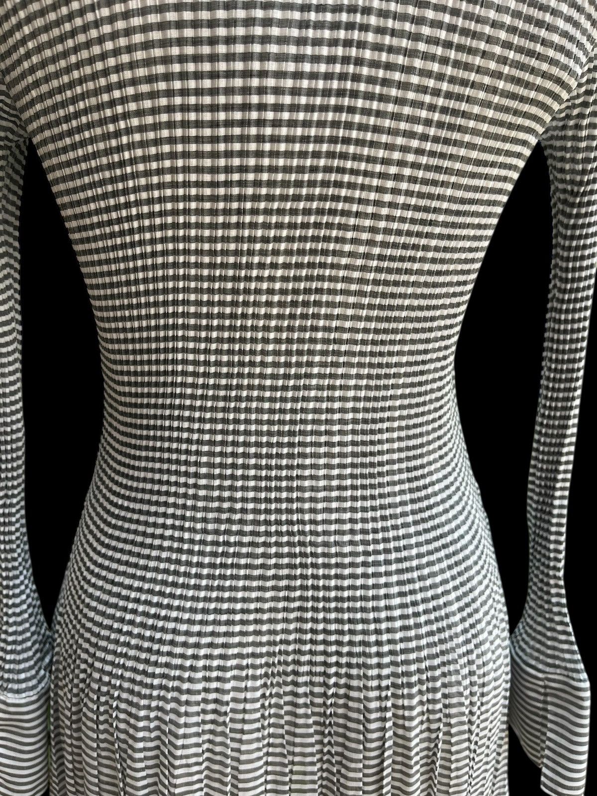 Pierre Cardin Vintage pleated blouse Size XS / US 0-2 / IT 36-38 - 8 Thumbnail