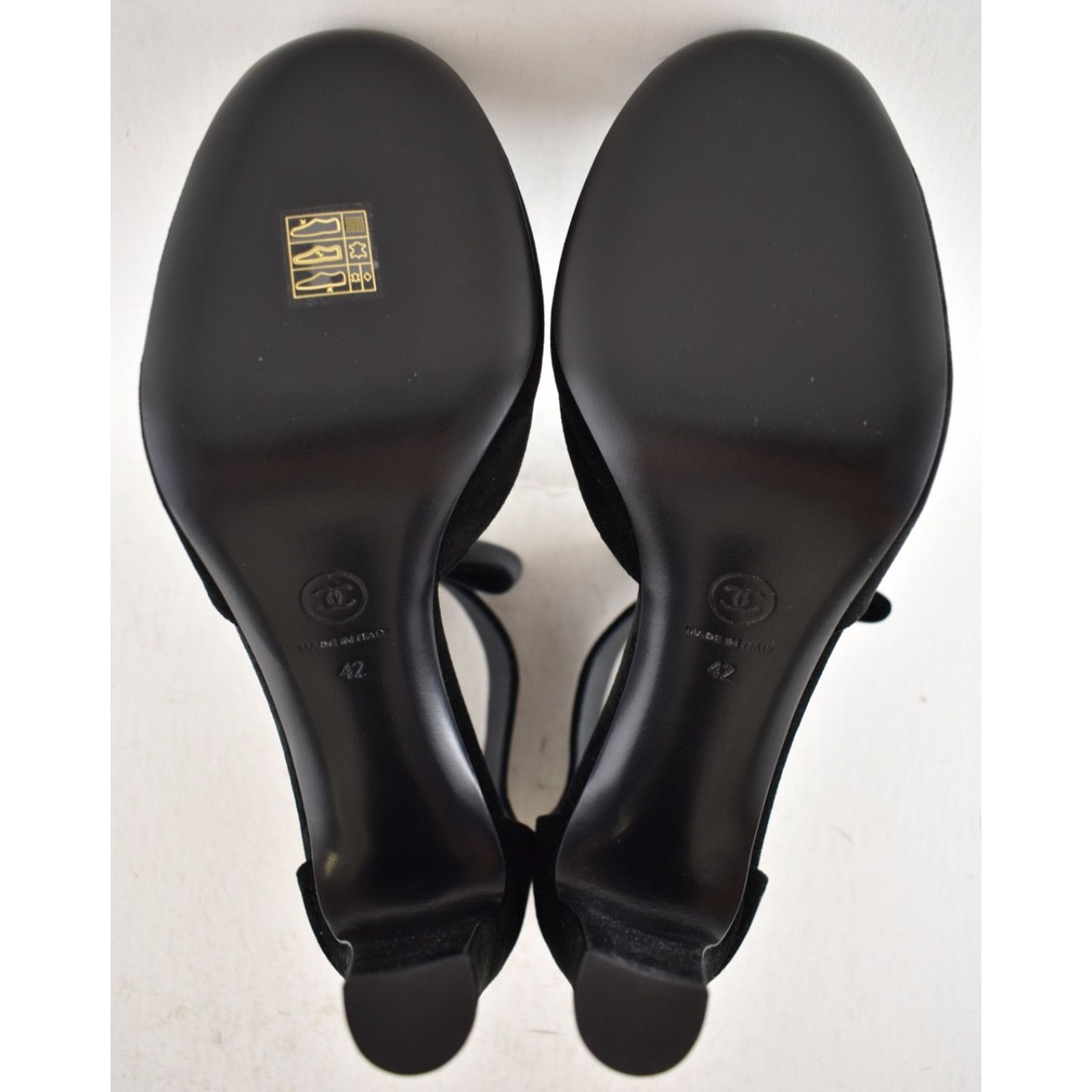 Chanel Chanel 24K Black Velvet Crystal CC Logo Mary Jane Pump 42 Size US 11 / IT 41 - 18 Thumbnail