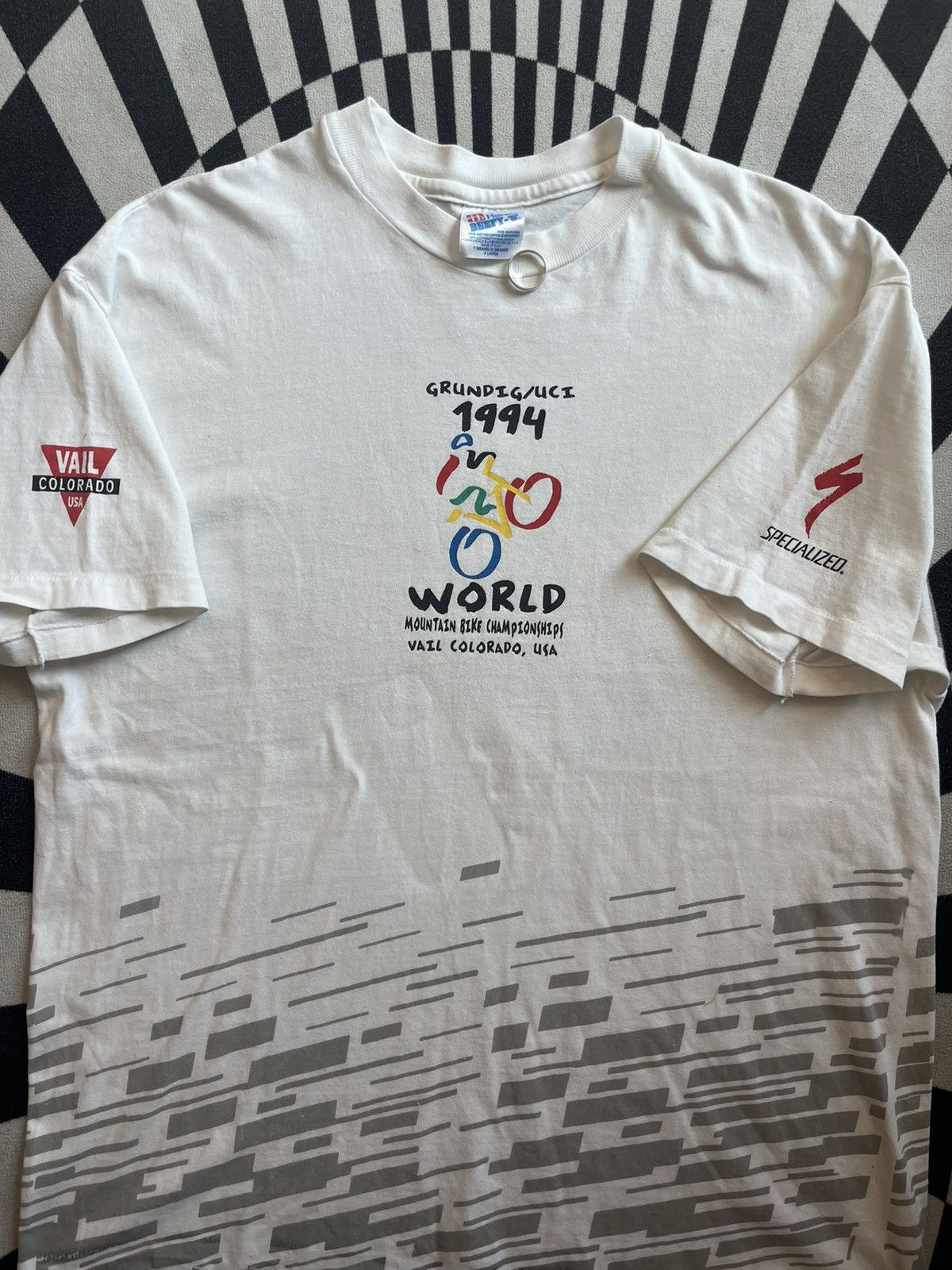 Vintage Vintage Grundig/uci 1994’s World Mountain Bike Tshirt Size US XL / EU 56 / 4 - 7 Thumbnail