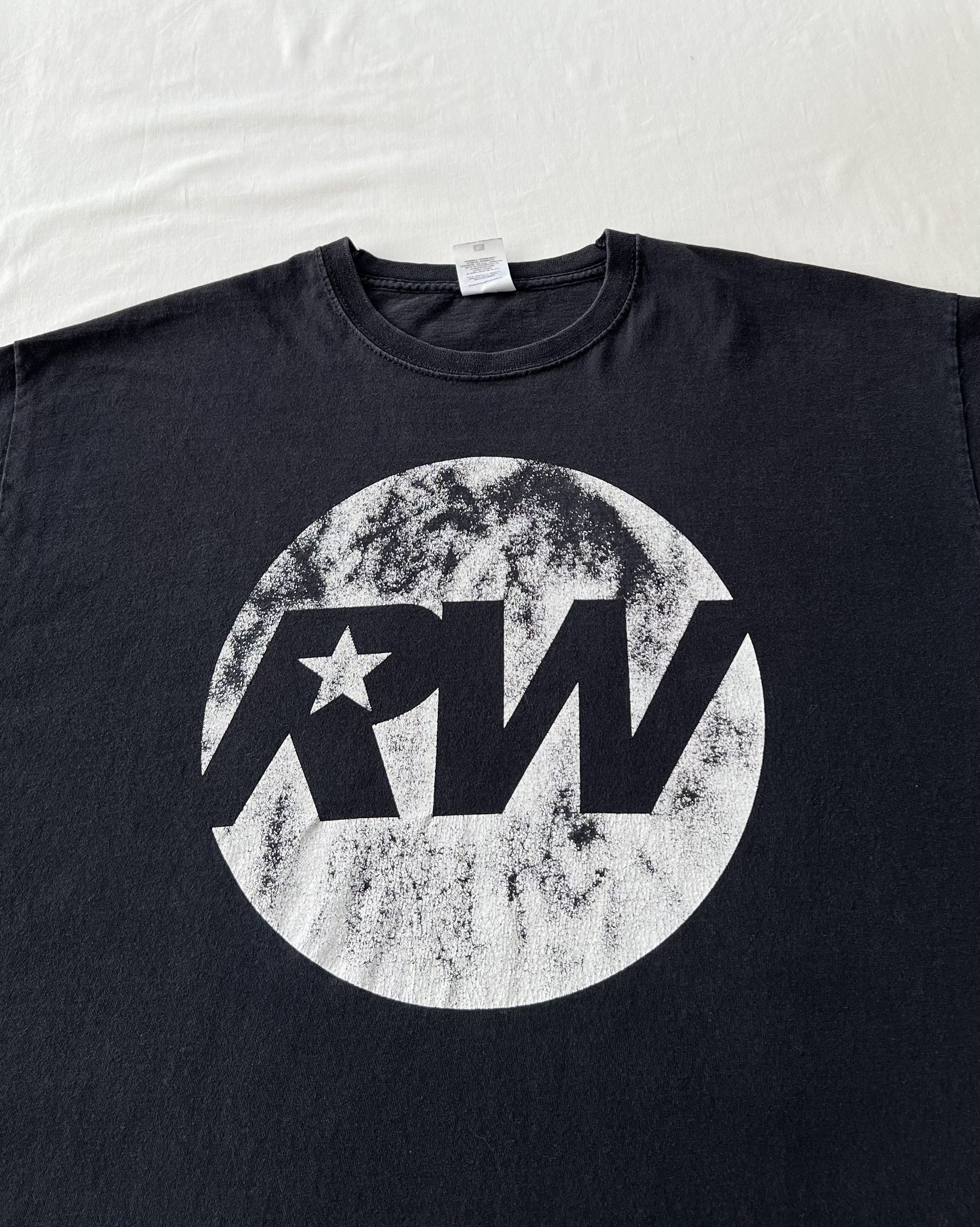 Band Tees Vintage 2017 Robbie Williams Tour Black T-shirt Size US XL / EU 56 / 4 - 5 Thumbnail