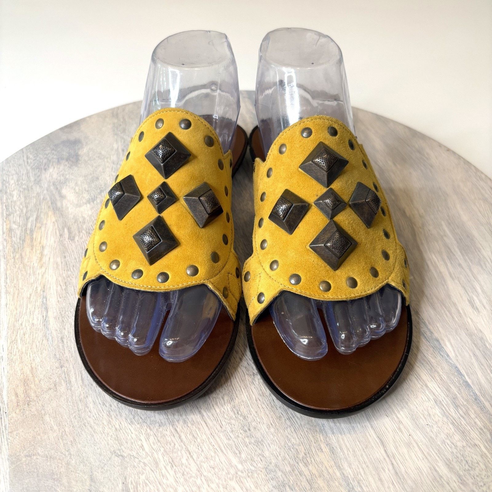 Robert Clergerie Robert Clergerie Yellow Suede Sandals Women’s Size 7.5 Size US 7.5 / IT 37.5 - 4 Thumbnail