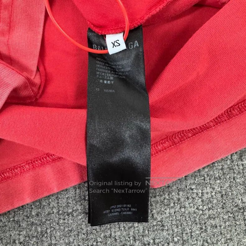 Balenciaga Balenciaga Red Faded Hole Printed Short Sleeve T-Shirt Size US XS / EU 42 / 0 - 6 Thumbnail