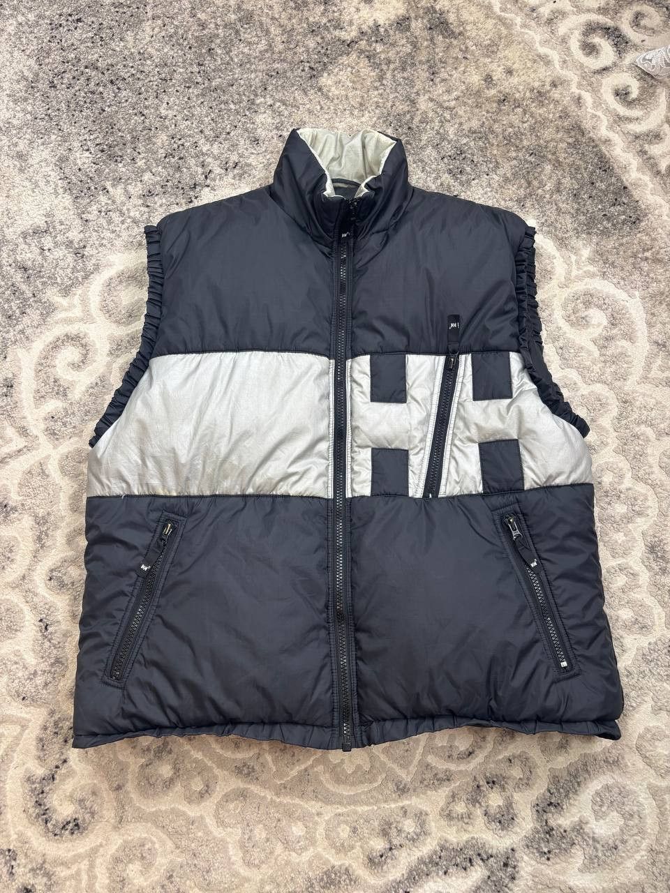 Helly Hansen Vintage Helly Hansen Silver Puffer Vest XL Big Logo Gorpcore Size US XL / EU 56 / 4 - 4 Thumbnail