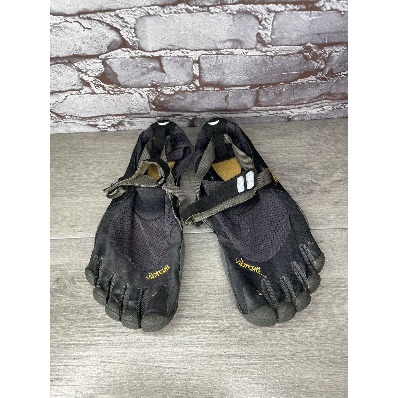 Vibram Vibram FiveFingers Black Synthetic Barefoot Running Shoes Me Size US 13 / EU 46 - 1 Thumbnail