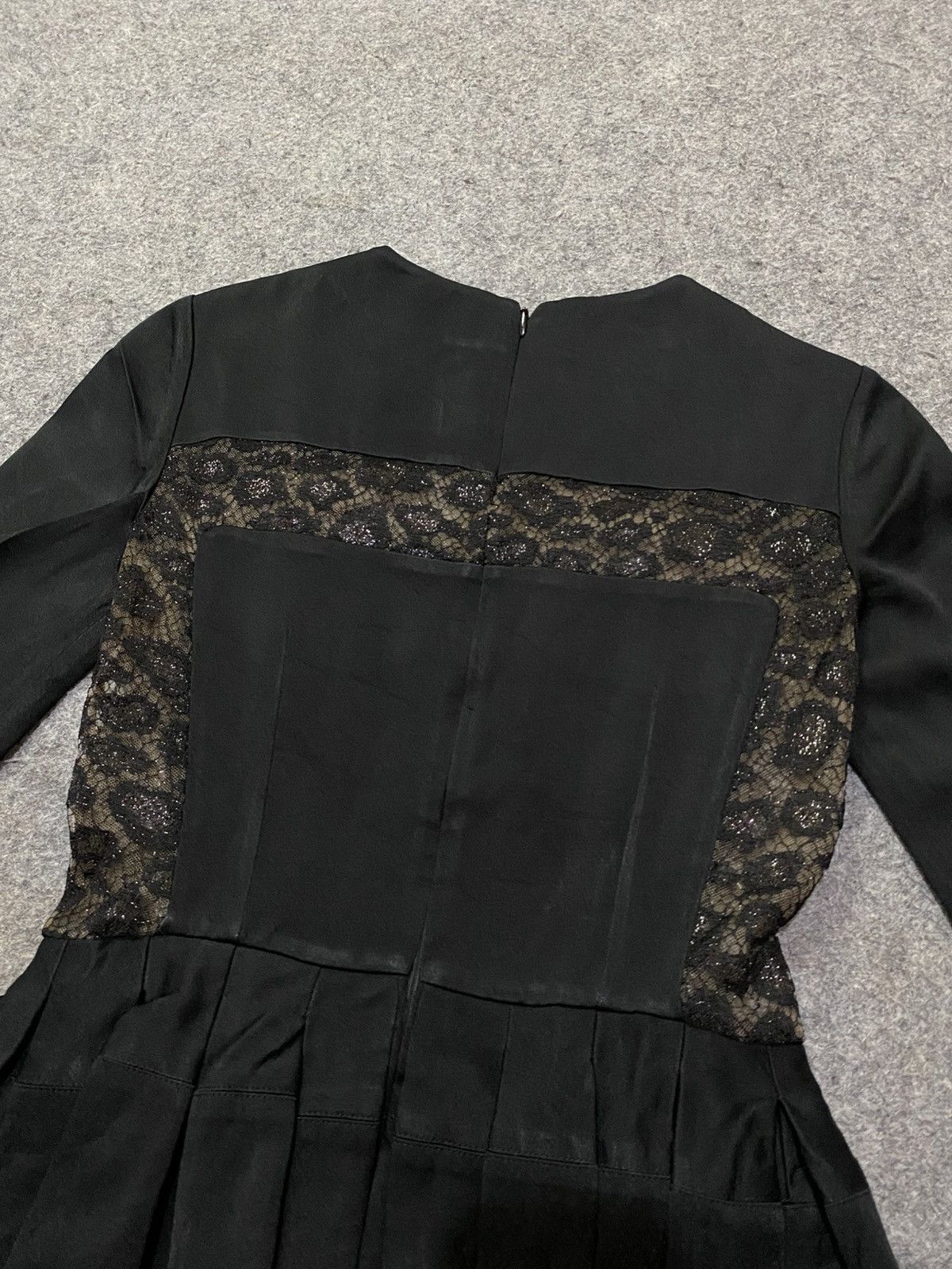 Alexander McQueen Alexander McQueen Black Lace Blouse Size XS / US 0-2 / IT 36-38 - 11 Thumbnail