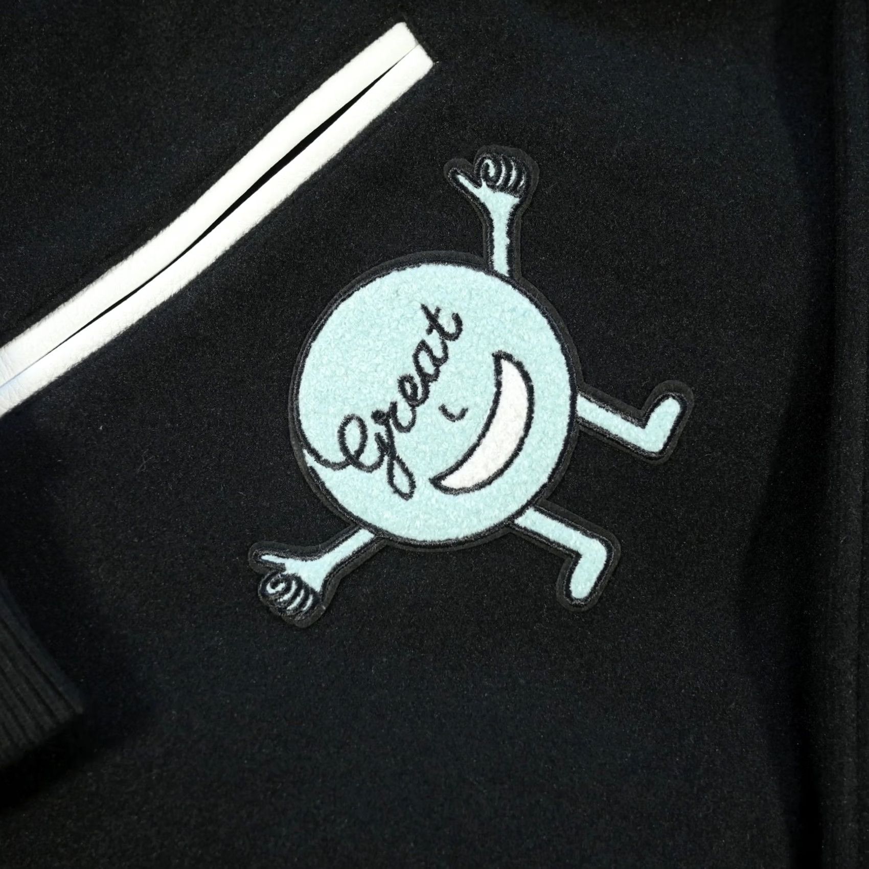 Vintage VINTAGE Tweety Jacket Mens Large Black Looney Tunes Varsity Freeze Big Letter Zip Flaw Size US L / EU 52-54 / 3 - 3 Thumbnail