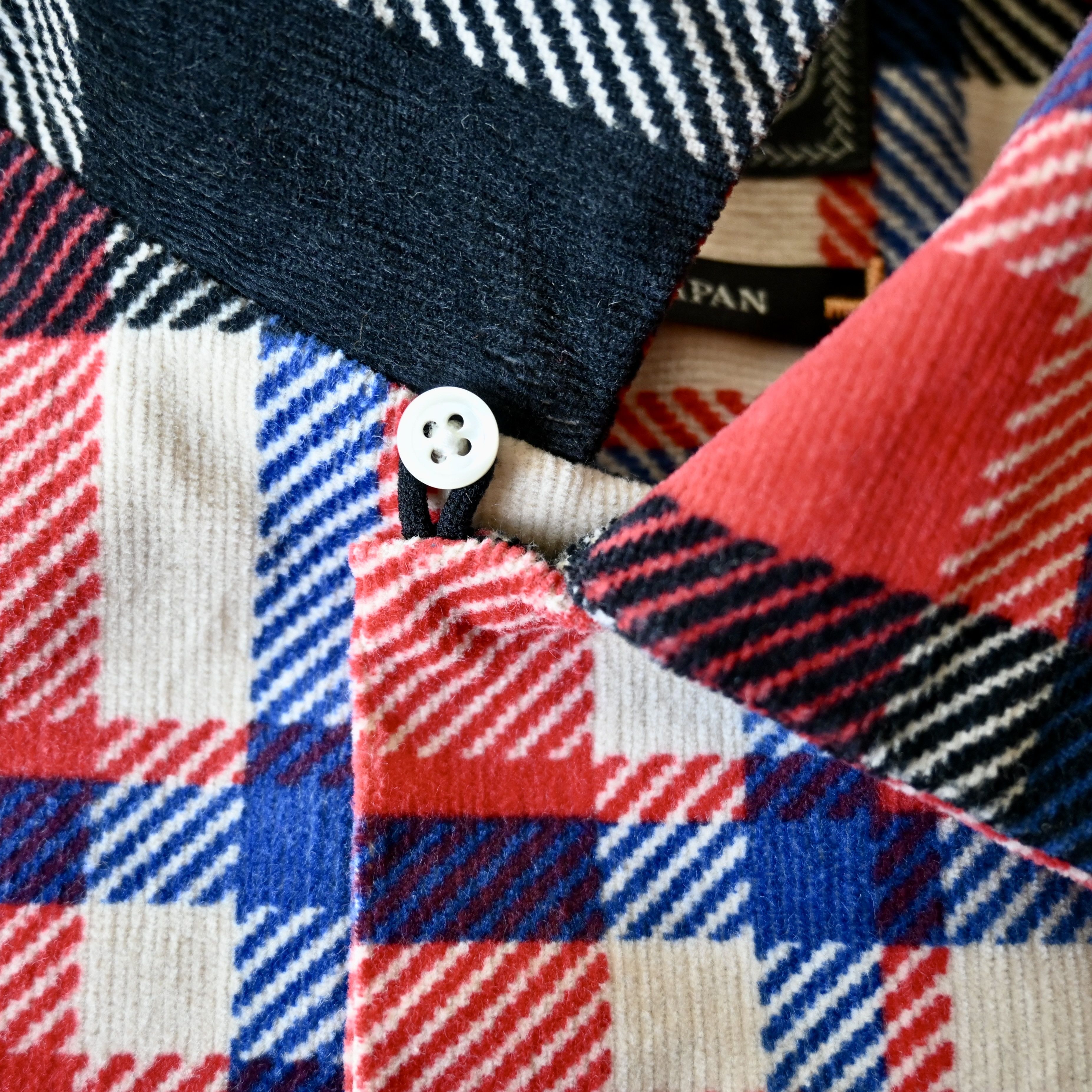 Beams Plus BEAMS Plus midi-heavy corduroy boxy shirt made in Japan Size US L / EU 52-54 / 3 - 11 Thumbnail
