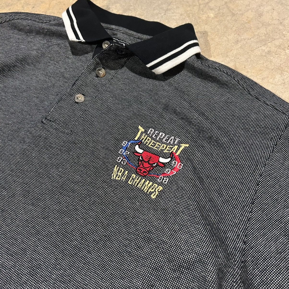 NBA × Starter × Vintage Crazy Vintage 90s Chicago Bulls 3 Peat Starter Polo Shirt Size US XL / EU 56 / 4 - 3 Thumbnail