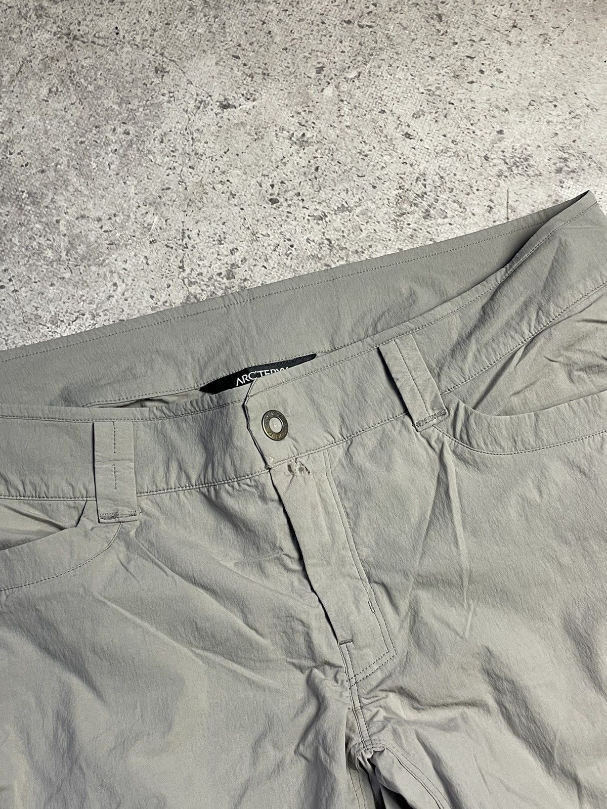 Arc'teryx Vintage Y2K Arcteryx Cargo Shorts Size US 32 / EU 48 - 3 Thumbnail
