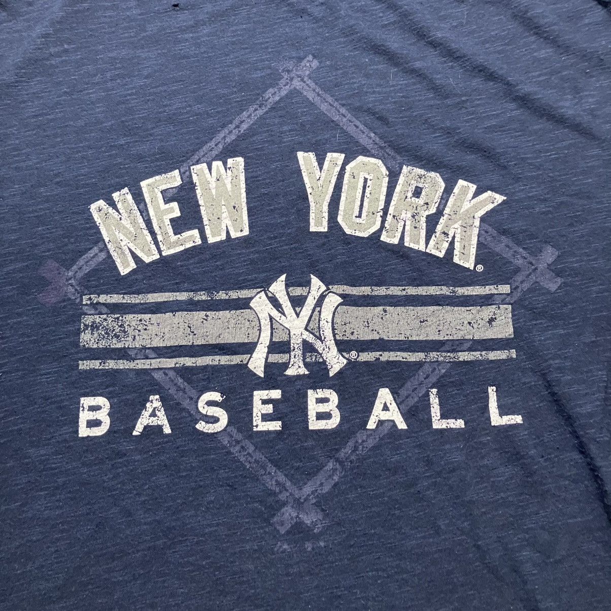 MLB × Majestic × New York Yankees Majestic Athletic New York Yankees Graphic T Shirt Navy Blue Size US XXL / EU 58 / 5 - 3 Thumbnail
