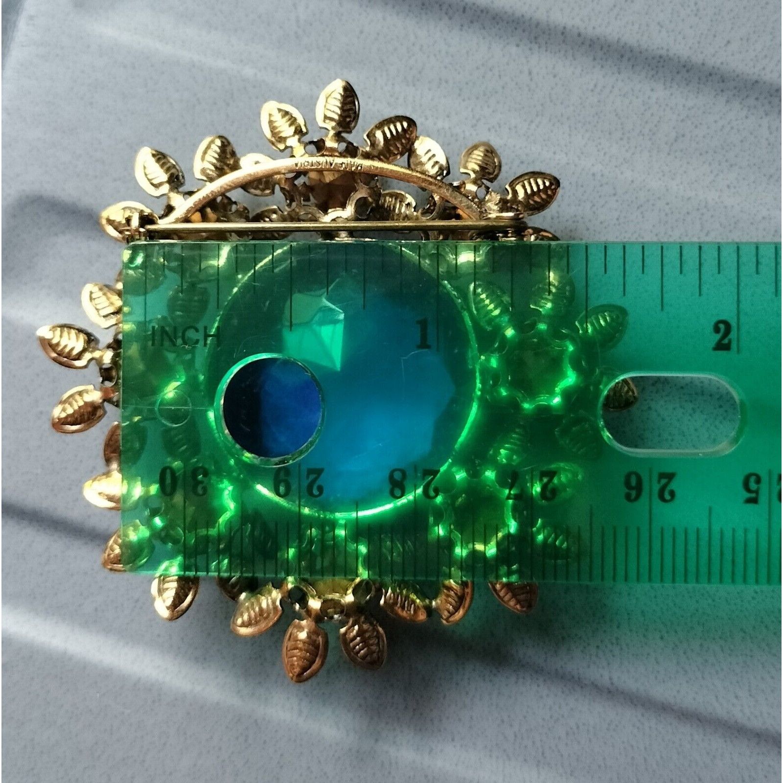 Vintage Vintage Austrian Brooch Crystal Ornate Gold Tone Blue Glass Size ONE SIZE - 13 Thumbnail