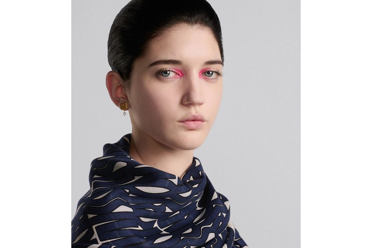 Dior o1bcso1str0226 Size:OS/Allover Shawl in White/Nevy Blue Size ONE SIZE - 6 Thumbnail