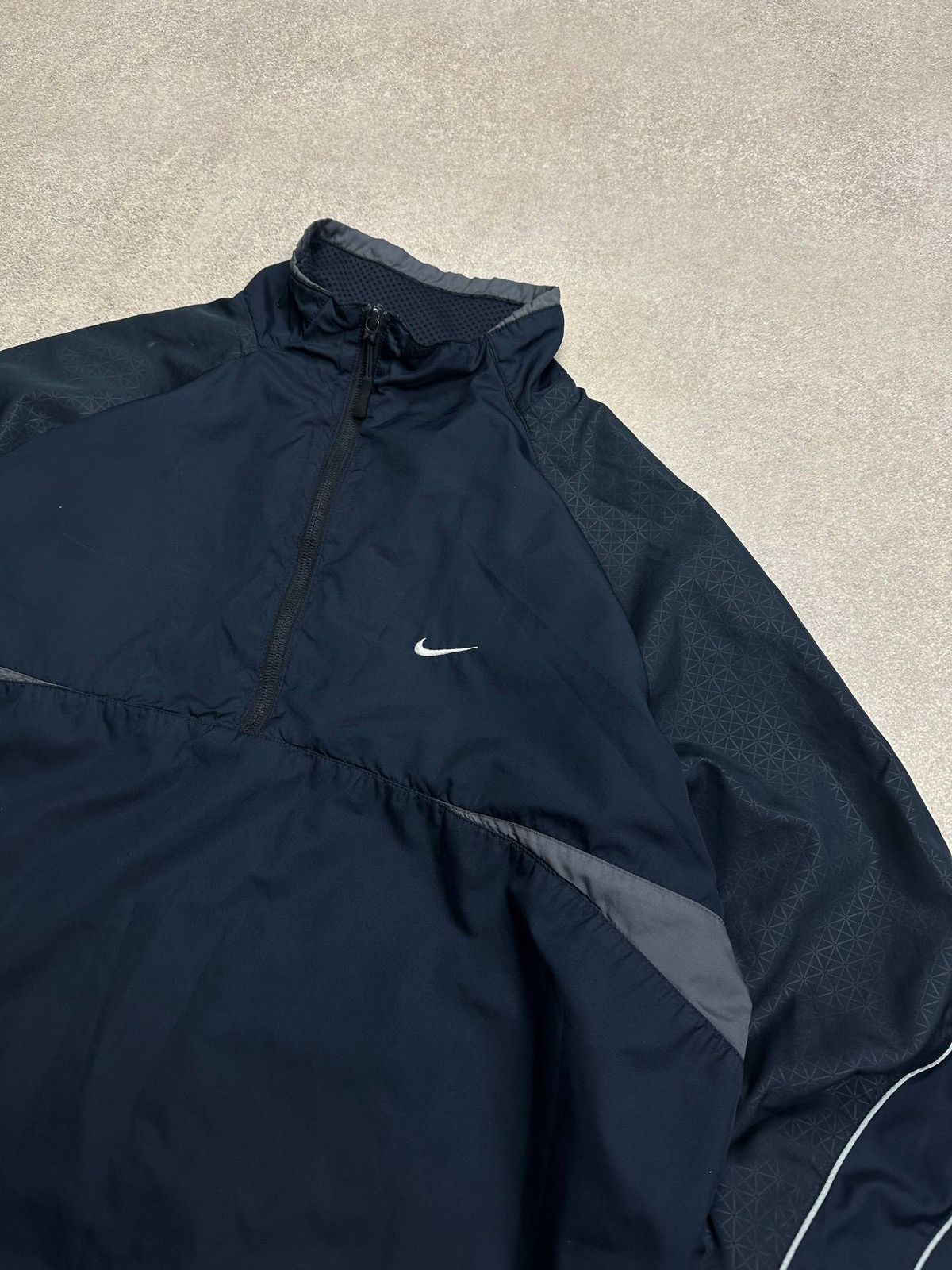 Nike Vintage Nike Tn Skepta Retro Nylon Jacket Rare L Size US L / EU 52-54 / 3 - 3 Thumbnail