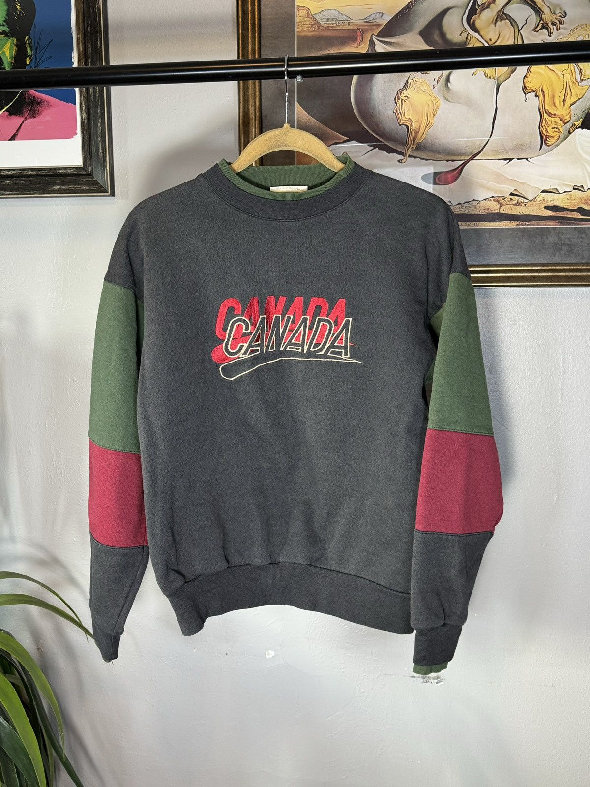 Vintage Vintage Two Tone Canada Sweatshirt Size US S / EU 44-46 / 1 - 1 Thumbnail