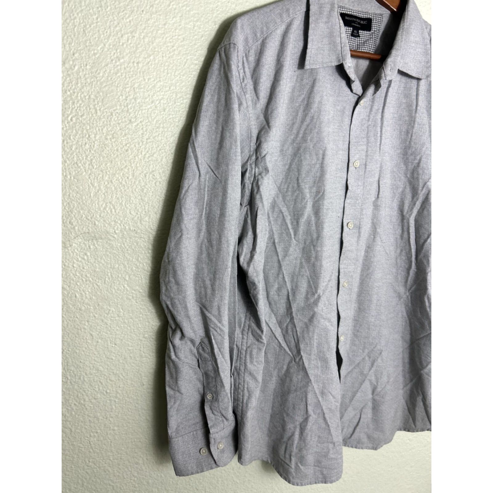 Banana Republic Banana Republic Mens XL Long Sleeve Chambray Shirt Gray Herringbone Button-Up Shirt Mens XL Chambray Shirt Size US XL / EU 56 / 4 - 2 Thumbnail