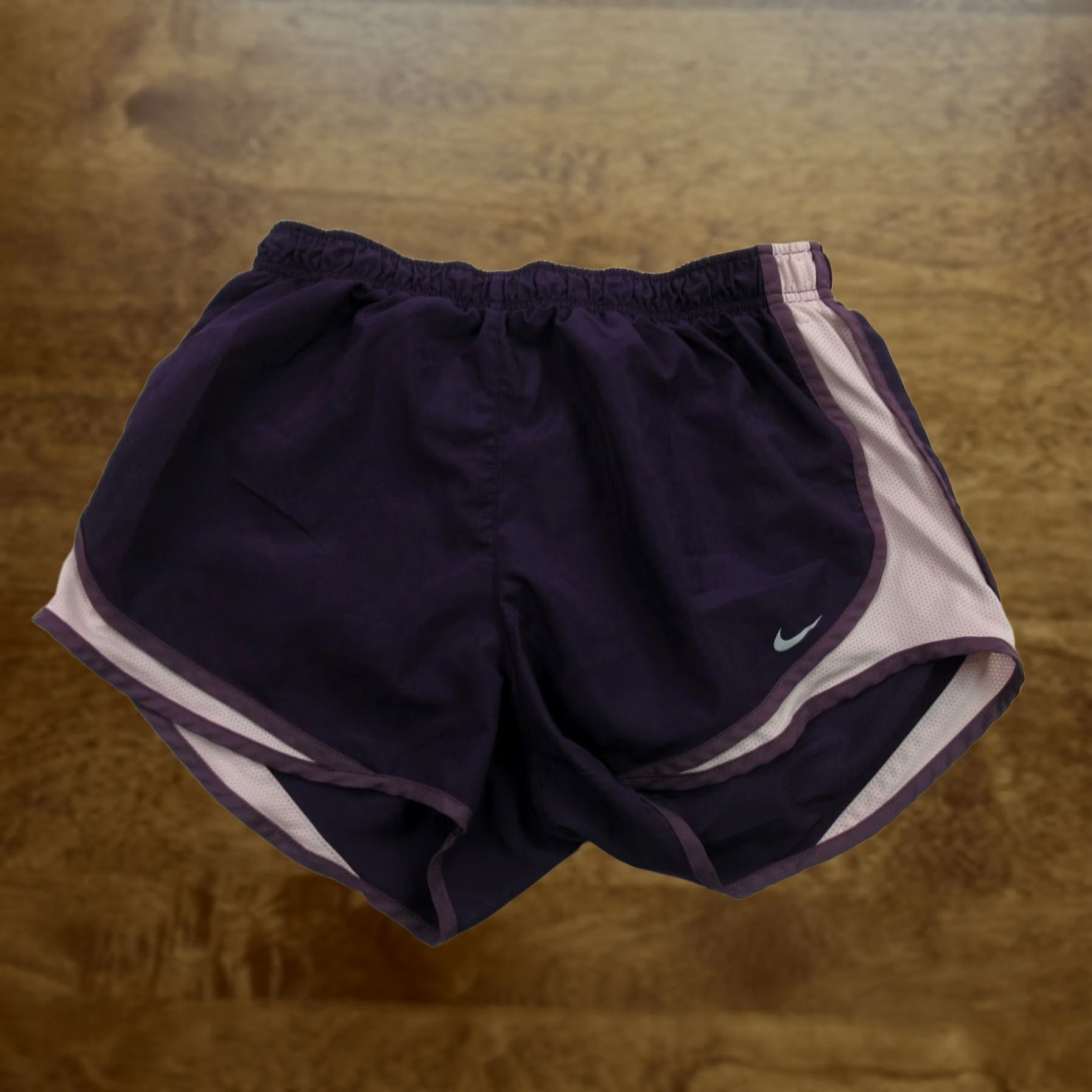 Nike Nike Shorts Medium Lightweight Pockets Running Workout Casual Womens Size 32" / US 10 / IT 46 - 1 Thumbnail