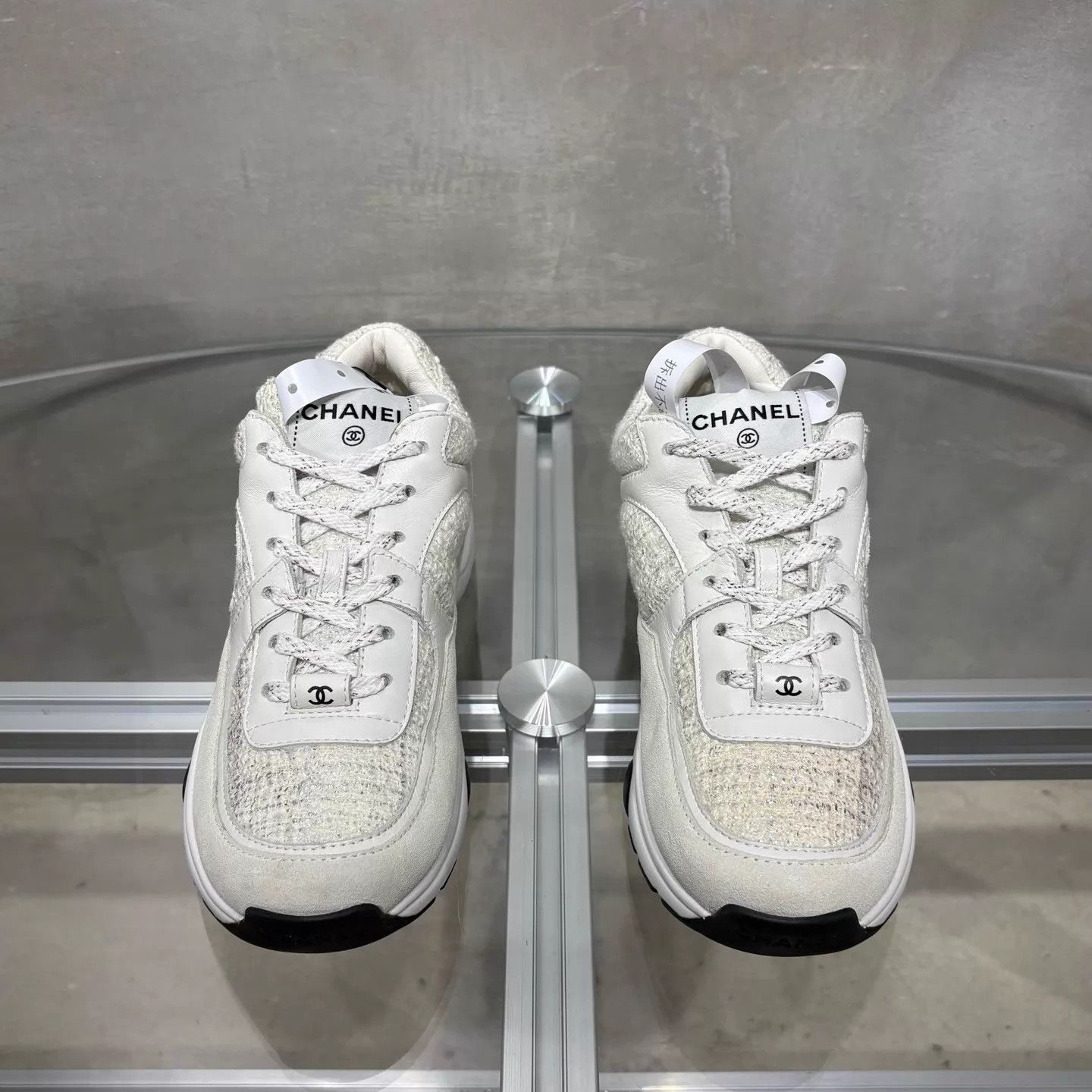 Chanel Chanel CC Logo Snow White Sneakers Women's 37.5 Size US 7 / IT 37 - 1 Thumbnail