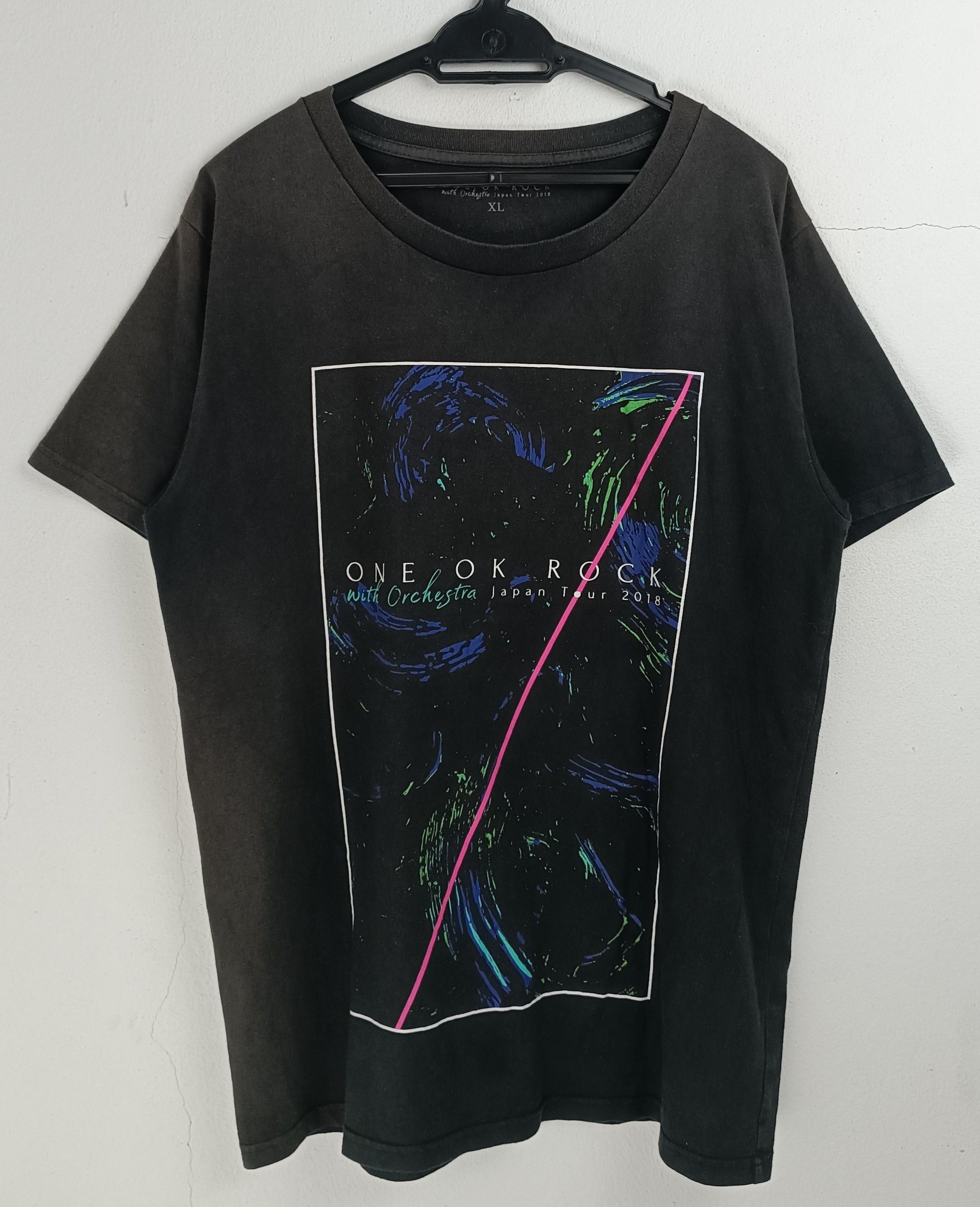 Band Tees THRASHED FADED VINTAGE ONE OK ROCK TOUR TEE radwimps gnu Size US L / EU 52-54 / 3 - 3 Thumbnail