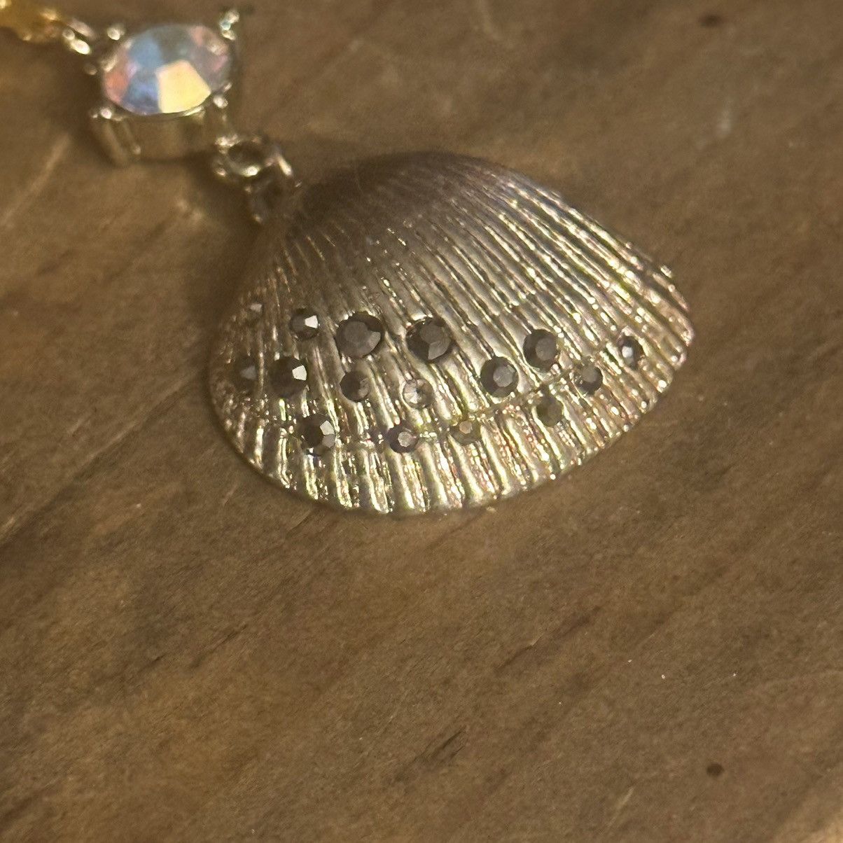 Other Clamshell lever back dangle earrings Size ONE SIZE - 3 Thumbnail