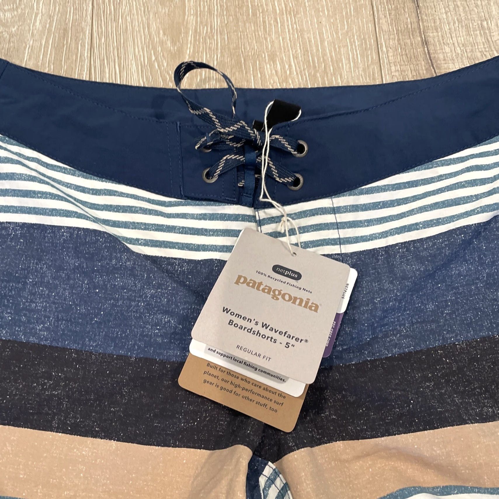 Patagonia Patagonia New Wavefarer W's Boardshorts 5" Stripe Texture Tidepool Blue Sz 2 Size 2 Activewear Board Shorts Football Style Size 26" / US 2 / IT 38 - 5 Thumbnail