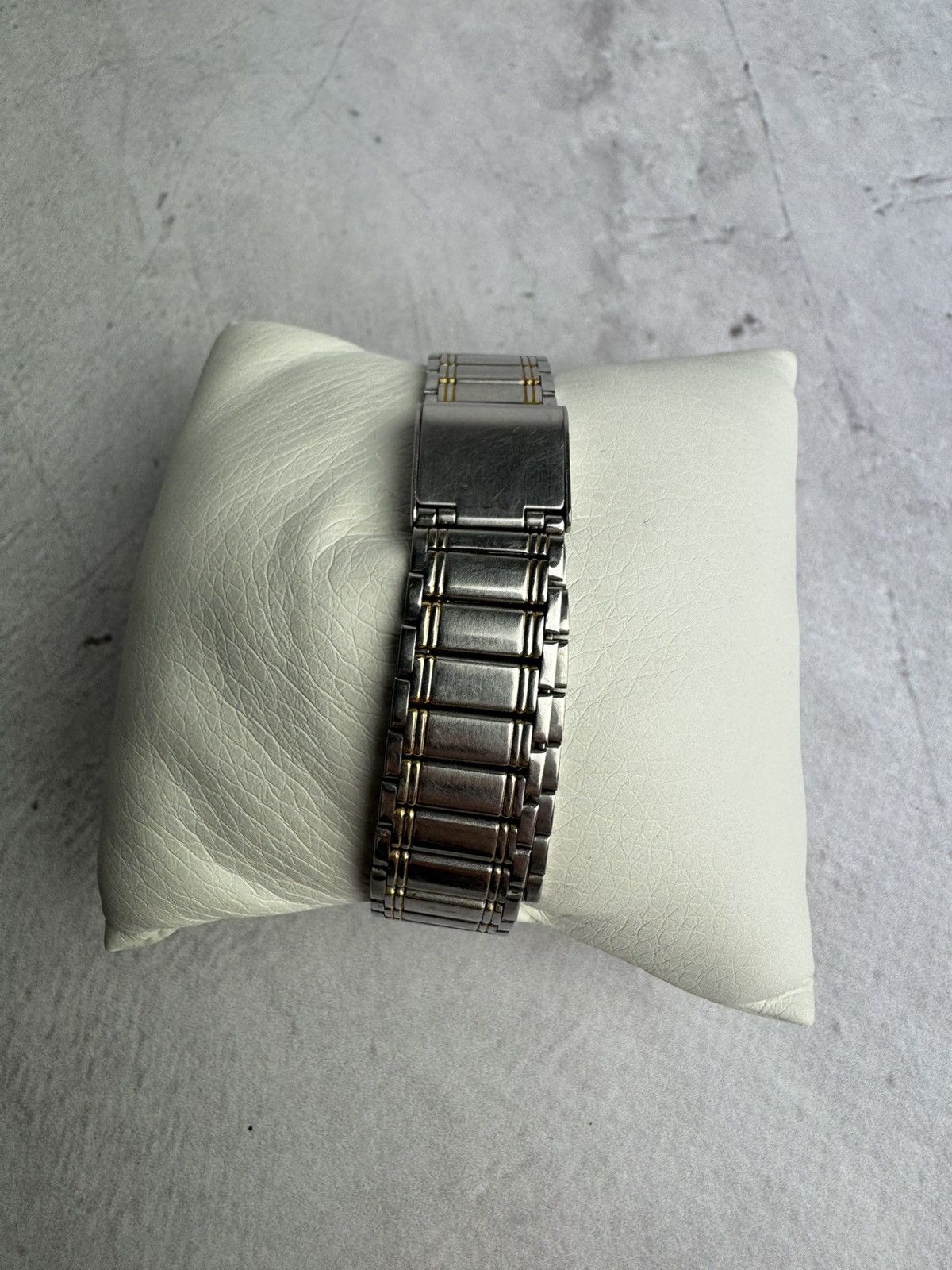 Japanese Brand × Vintage Q&Q Silver Watch Vintage Size ONE SIZE - 3 Thumbnail