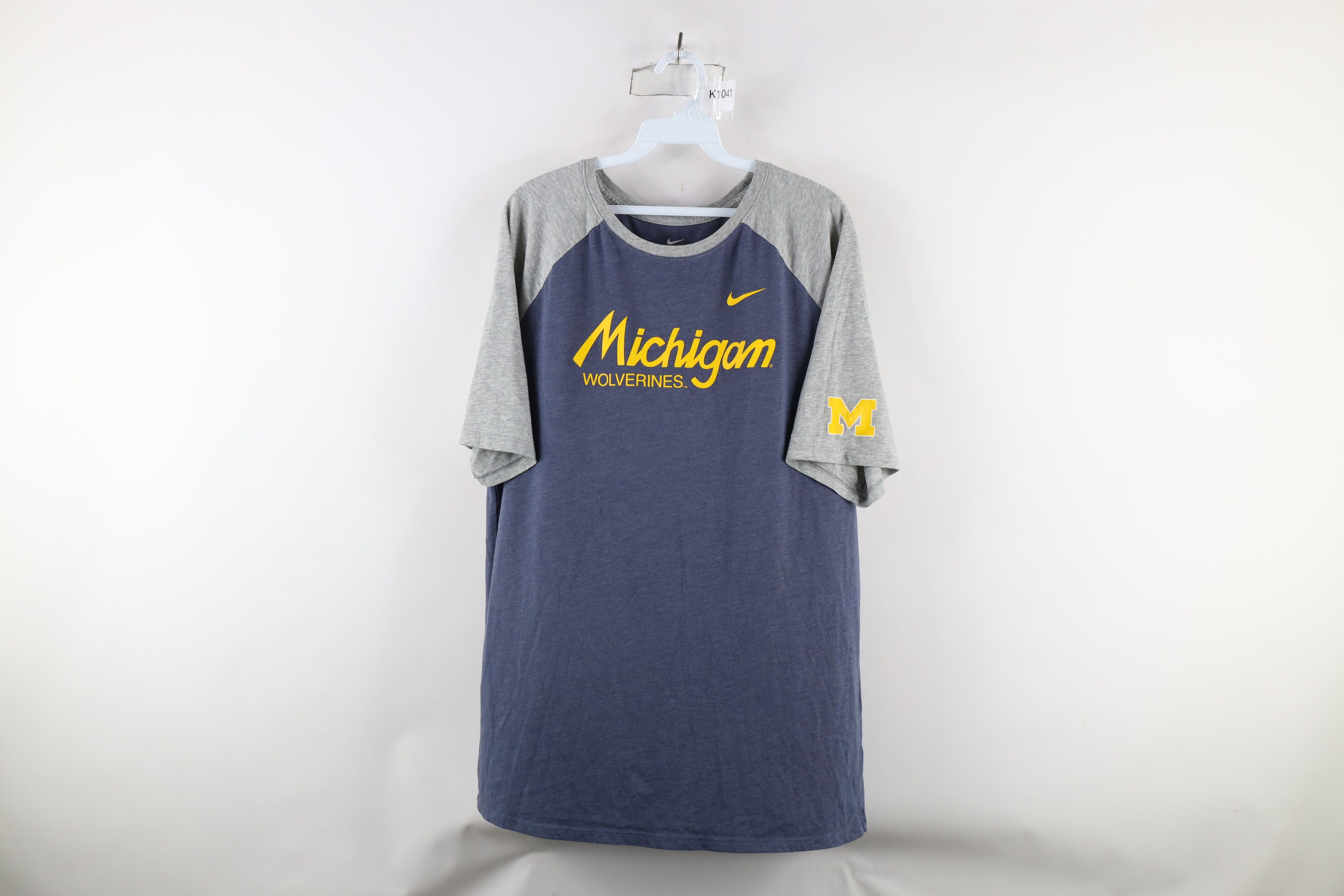 Nike × Vintage Retro Nike University of Michigan Short Sleeve T-Shirt Size US XL / EU 56 / 4 - 1 Thumbnail