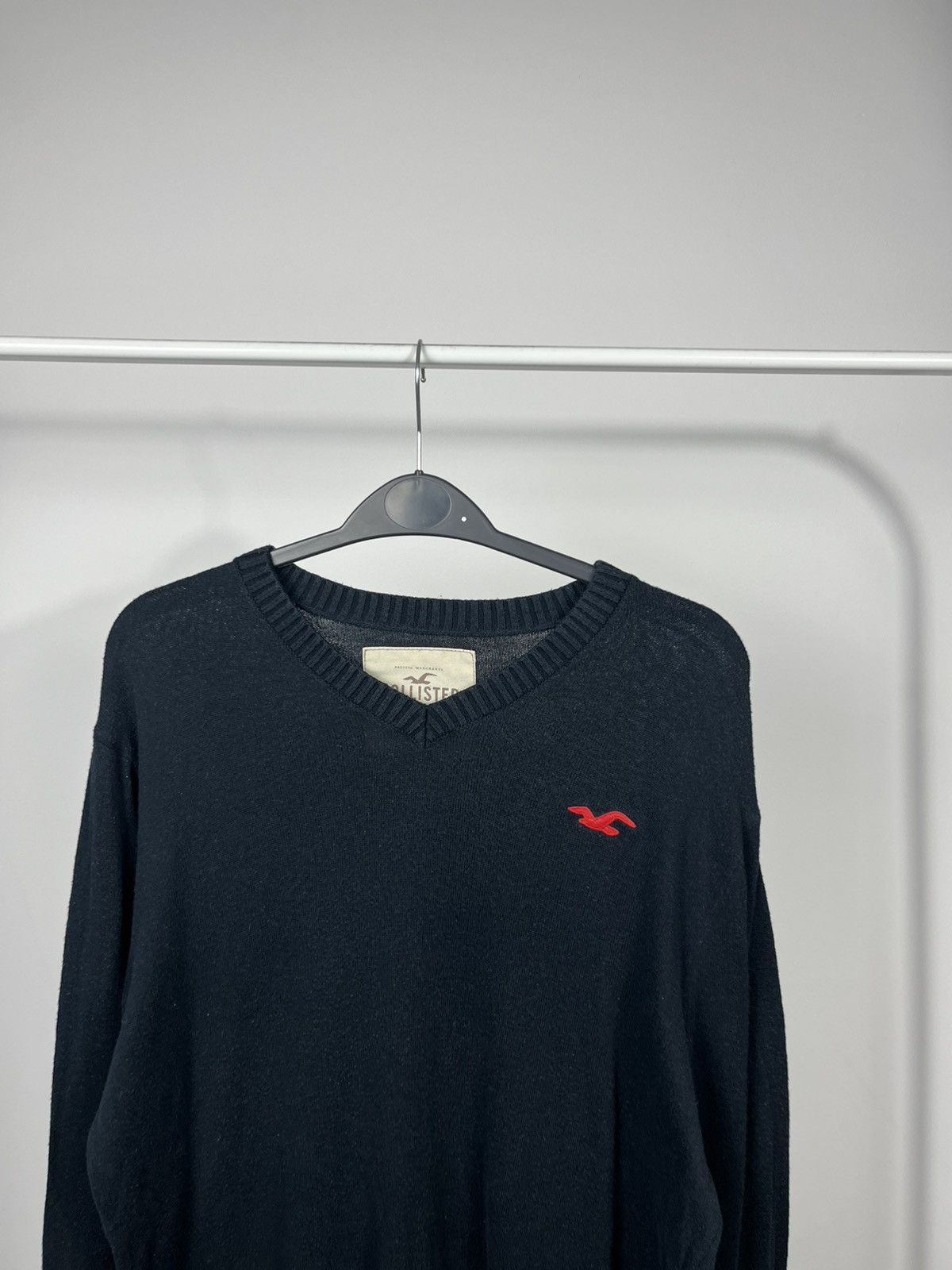 Hollister Hollister Black V Neck Knit Sweater Men’s Size M Logo Size US M / EU 48-50 / 2 - 3 Thumbnail