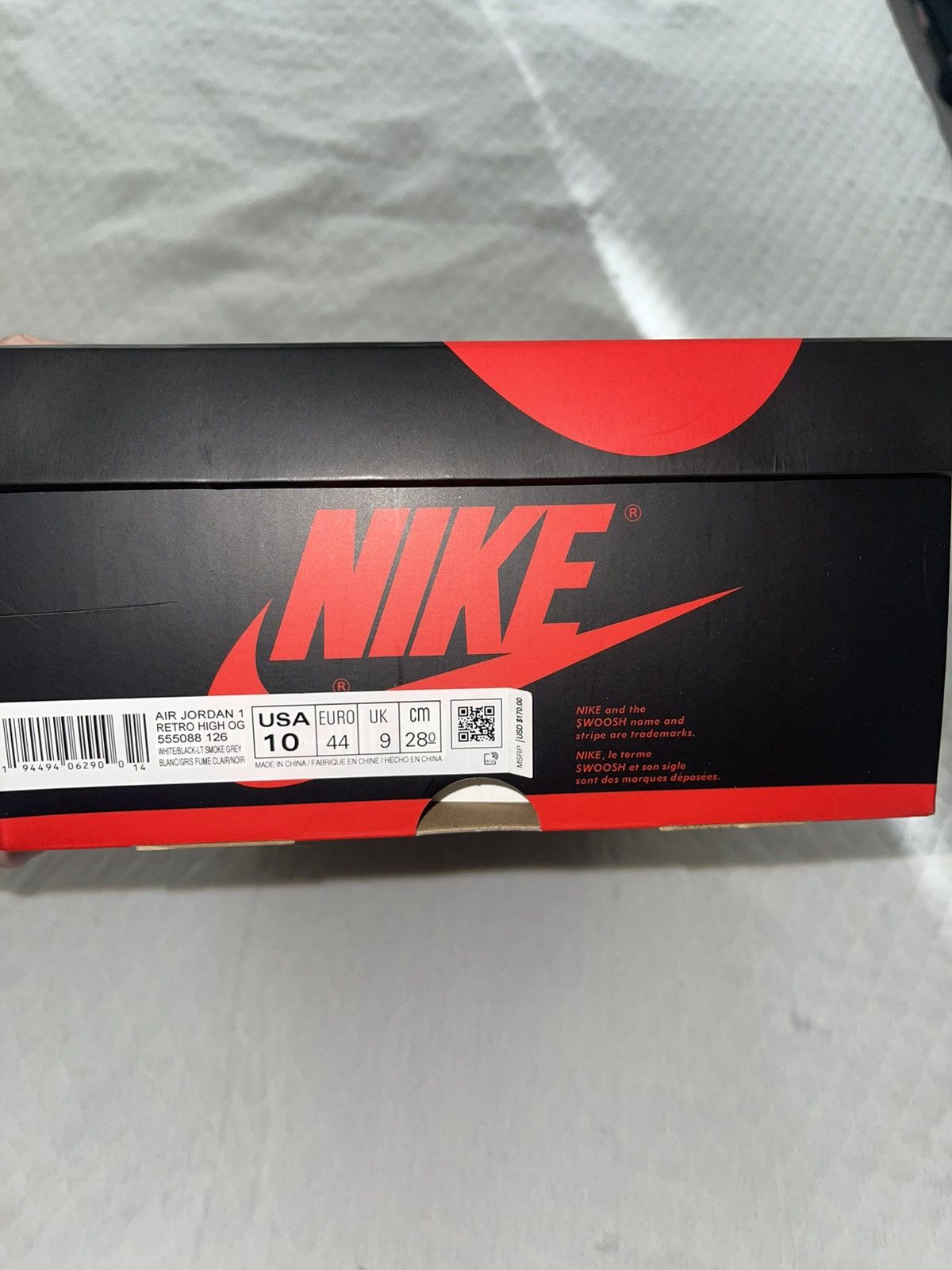 Jordan Brand DS Air Jordan 1 Retro High OG Light Smoke Grey with red lace Size US 10 / EU 43 - 9 Thumbnail