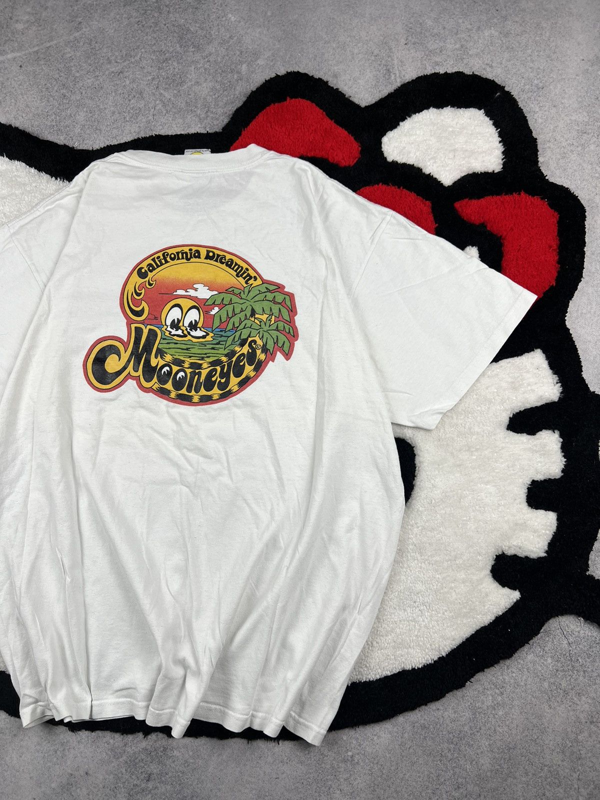 Vintage Vintage Mooneyes Sun California Dreamin Y2K Tee Shirt Size US XL / EU 56 / 4 - 3 Thumbnail