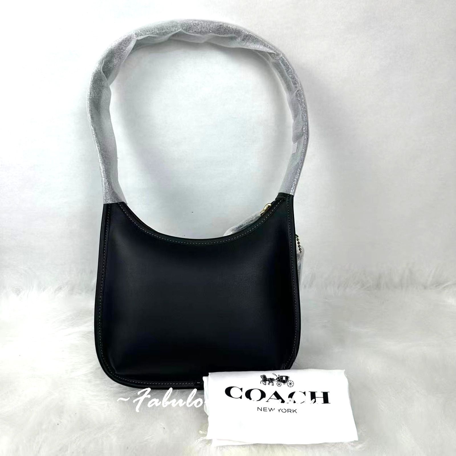 Coach COACH Curve Zip Bag Shoulder Glovetanned Leather/Gold/Black Size ONE SIZE - 1 Thumbnail
