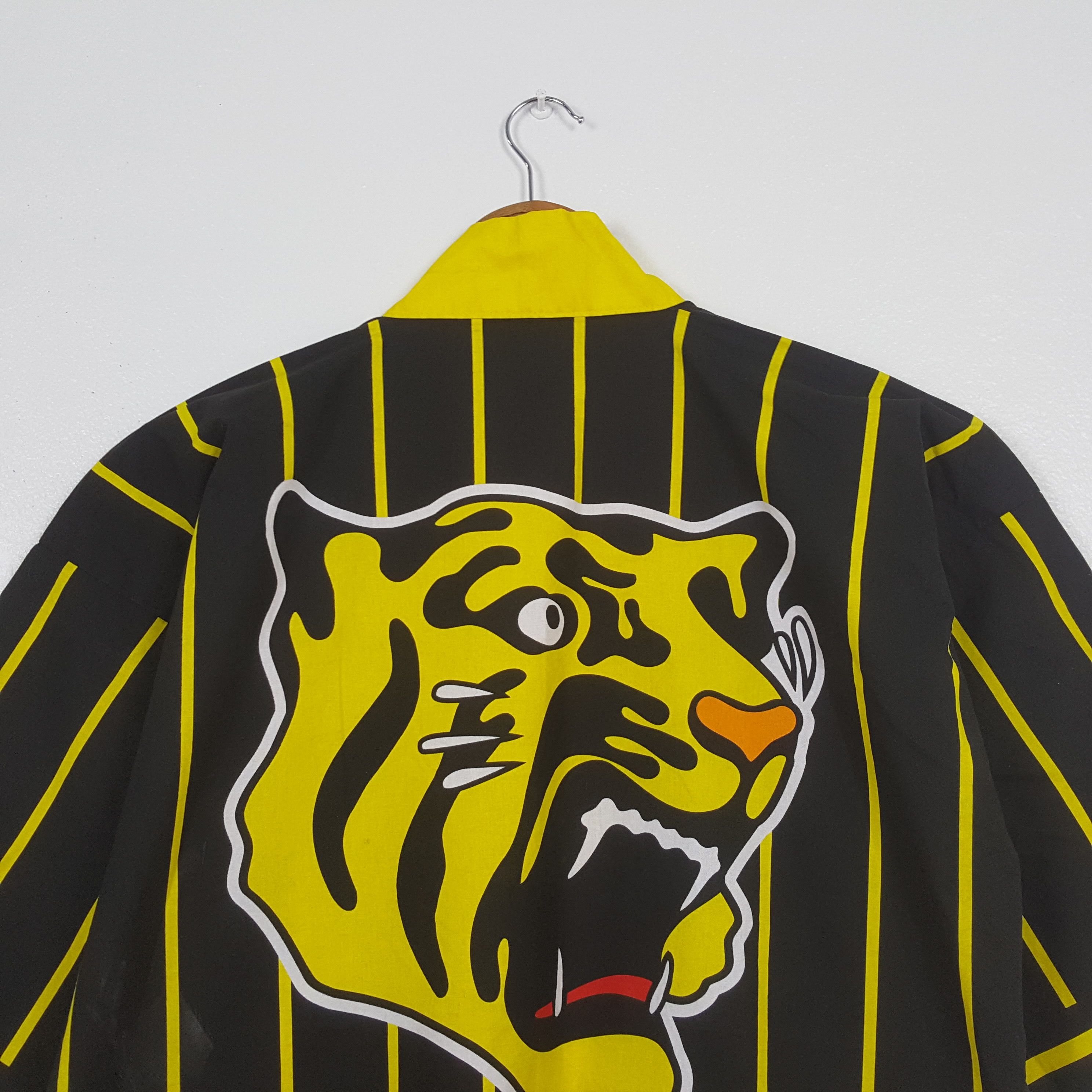 Vintage Vintage Hanshin Tigers Japan Baseball Team Kimono C304N16 Size US XL / EU 56 / 4 - 2 Thumbnail