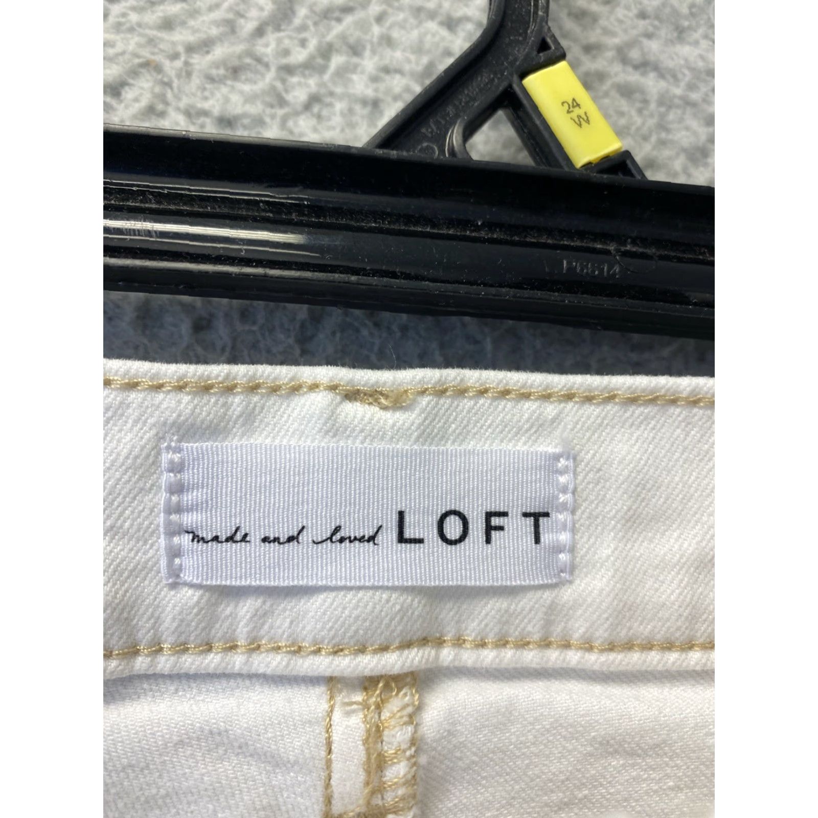 Loft LOFT Jeans Cropped White Stretch Denim Womens 30 / 10 Regular Inseam 24.5 in Zip Mid Rise Mens? Wait. Correction. End. Size 32" / US 10 / IT 46 - 4 Thumbnail