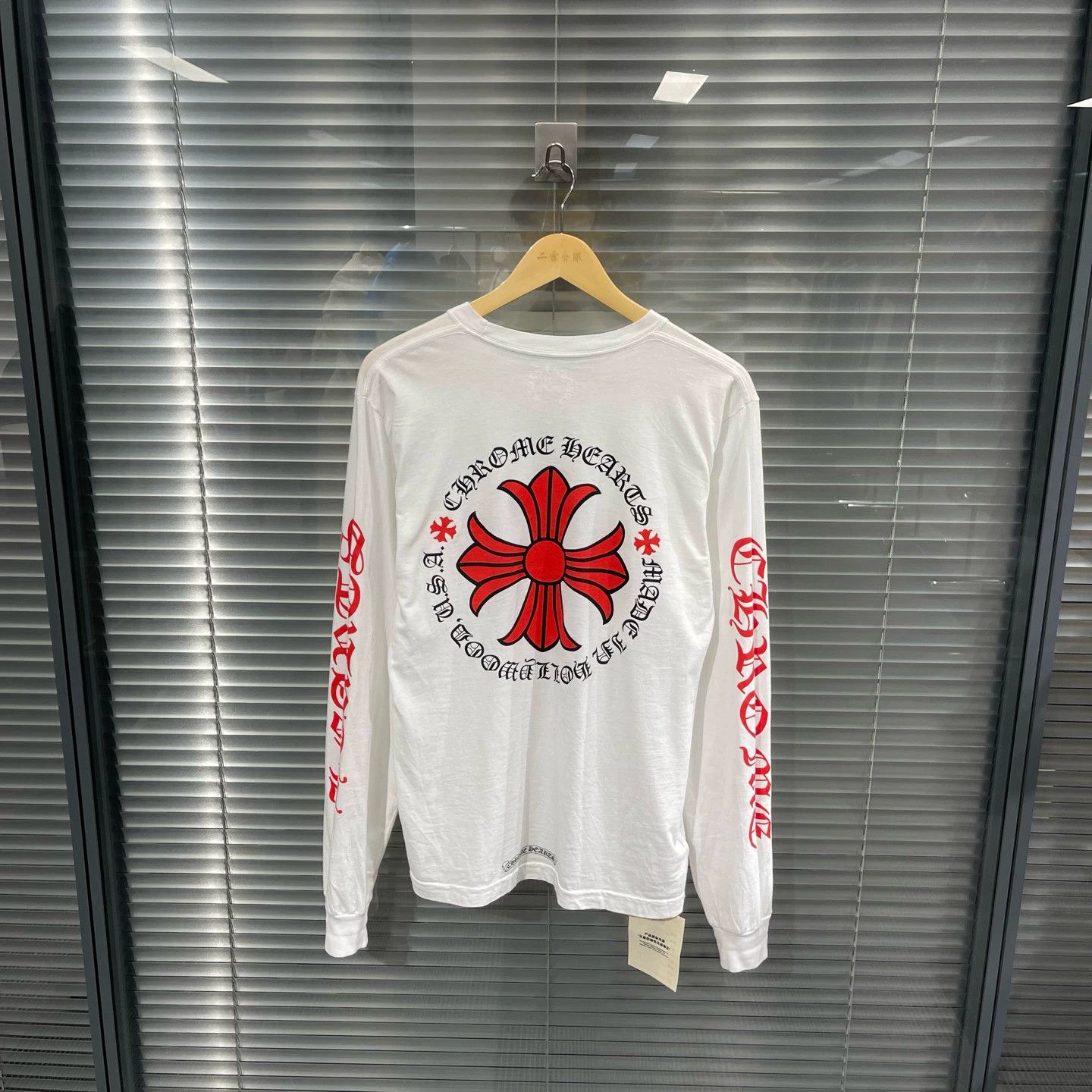 Chrome Hearts Chrome Hearts Red Sanskrit Cross Flower Print LS M (New) Size US M / EU 48-50 / 2 - 1 Thumbnail