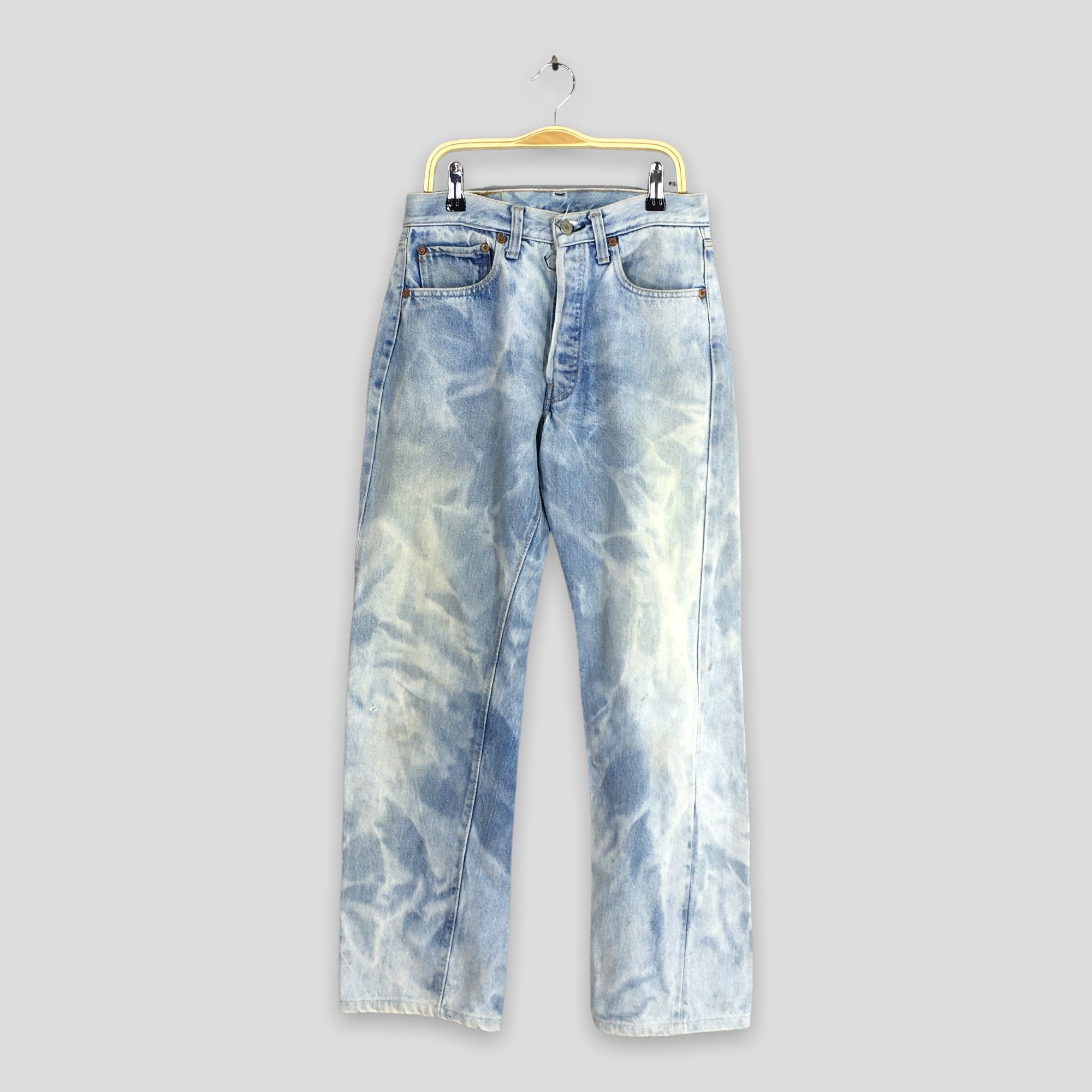 image of Distressed Denim x Levis Size 26X27.5 Vintage 1970S Levi's 501 Selvedge Bleach Jeans in Blue, Women