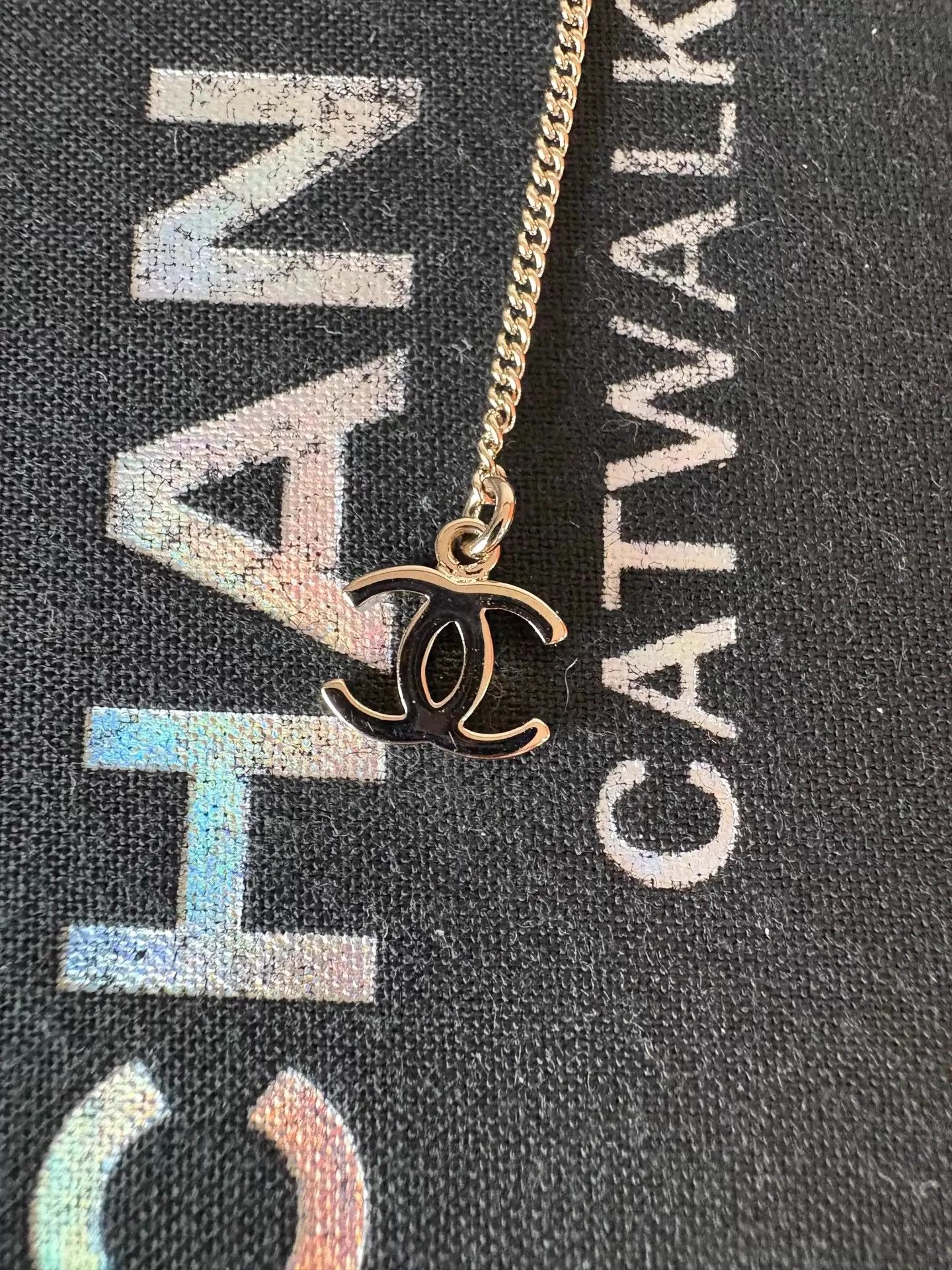 Chanel Chanel 2025 Xmas Limited Deer Pearl Necklace Size ONE SIZE - 5 Thumbnail