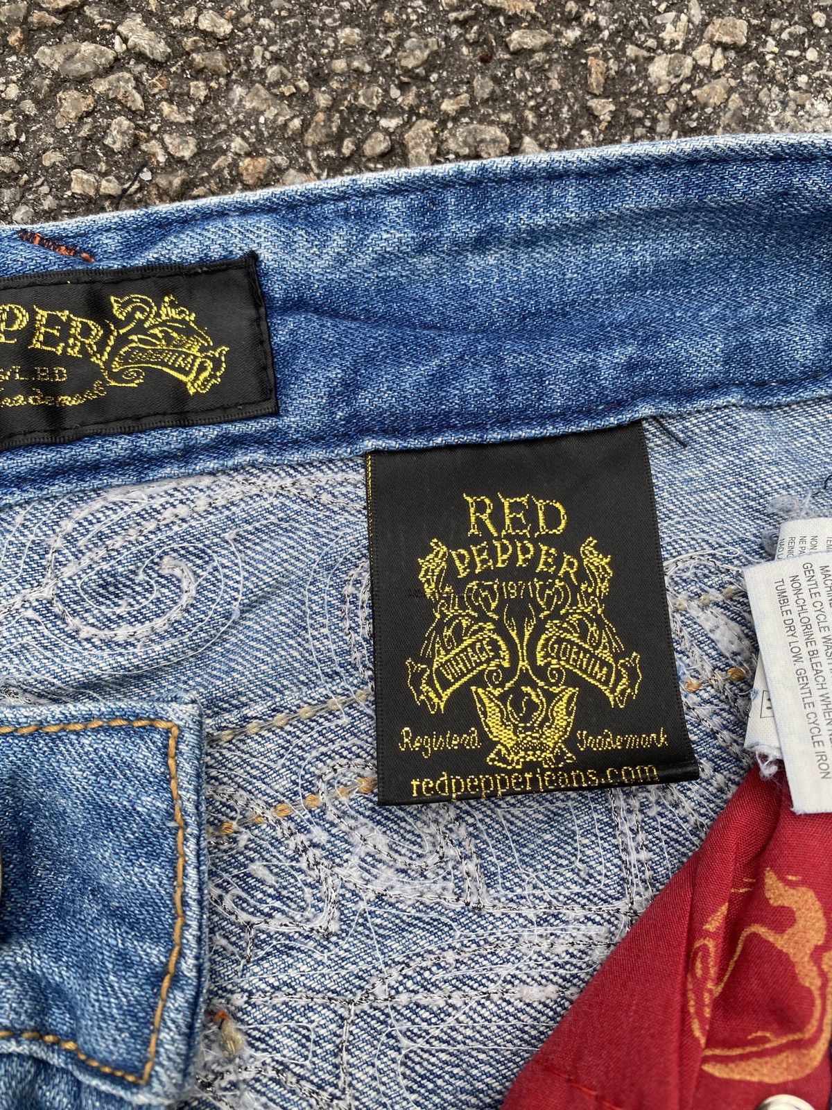 Japanese Brand Red Pepper Low Rise Faded Blue Back Logo Flare Jeans Size US 30 / EU 46 - 17 Thumbnail