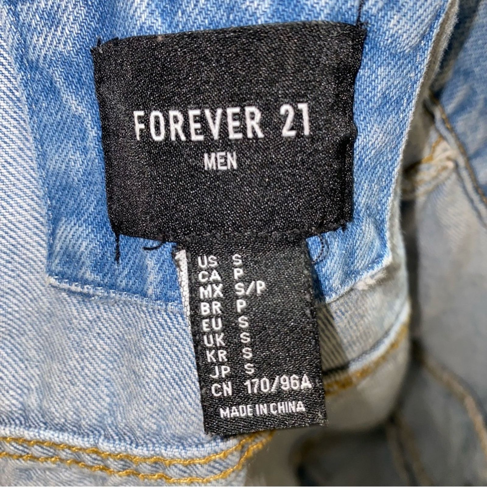 Forever 21 Forever 21 Men Lightwash Distressed Denim Jean Jacket small Size US S / EU 44-46 / 1 - 6 Thumbnail