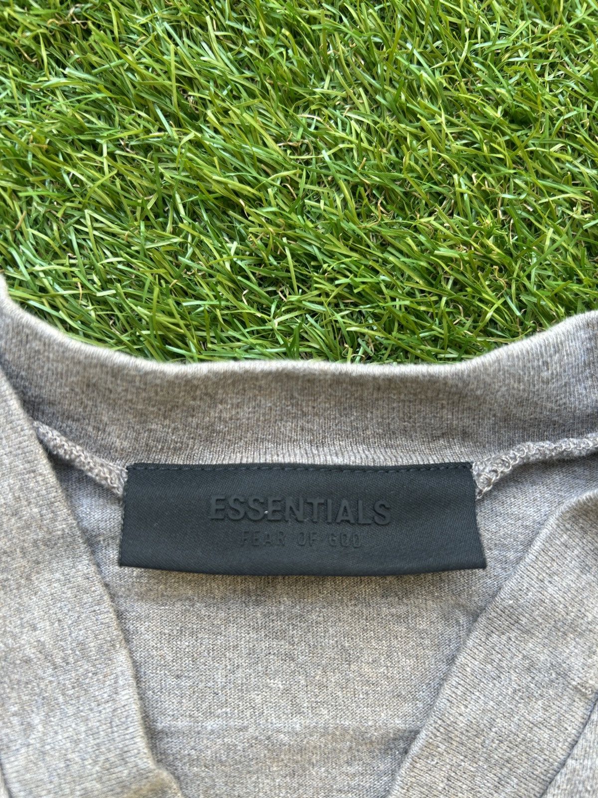 Essentials Fear of God Essentials V-Neck Boxy T-Shirt Size US S / EU 44-46 / 1 - 4 Thumbnail