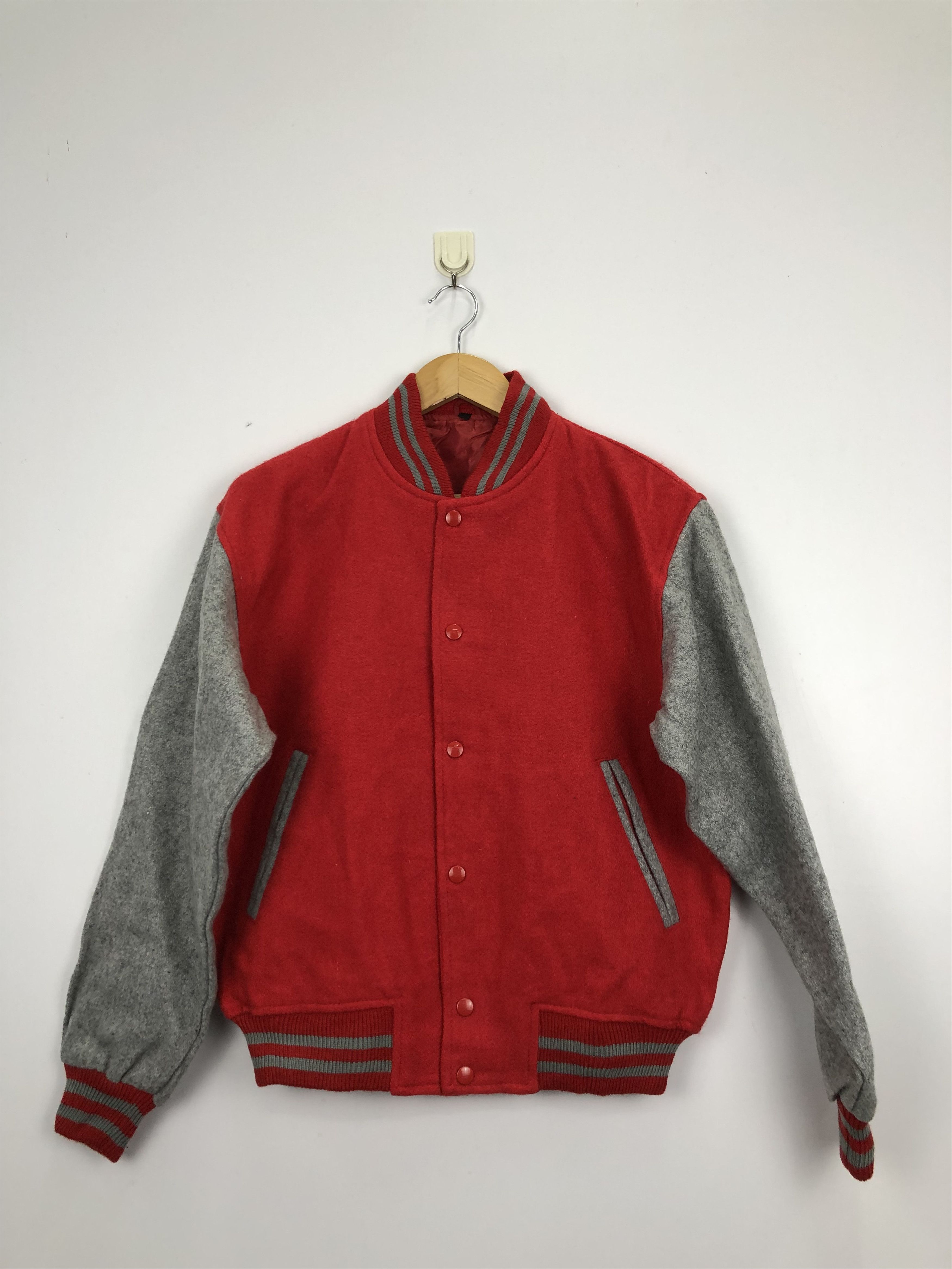 Japanese Brand Vintage Japanese Brand Wool Red Varsity Jacket V0331 Size US M / EU 48-50 / 2 - 1 Thumbnail