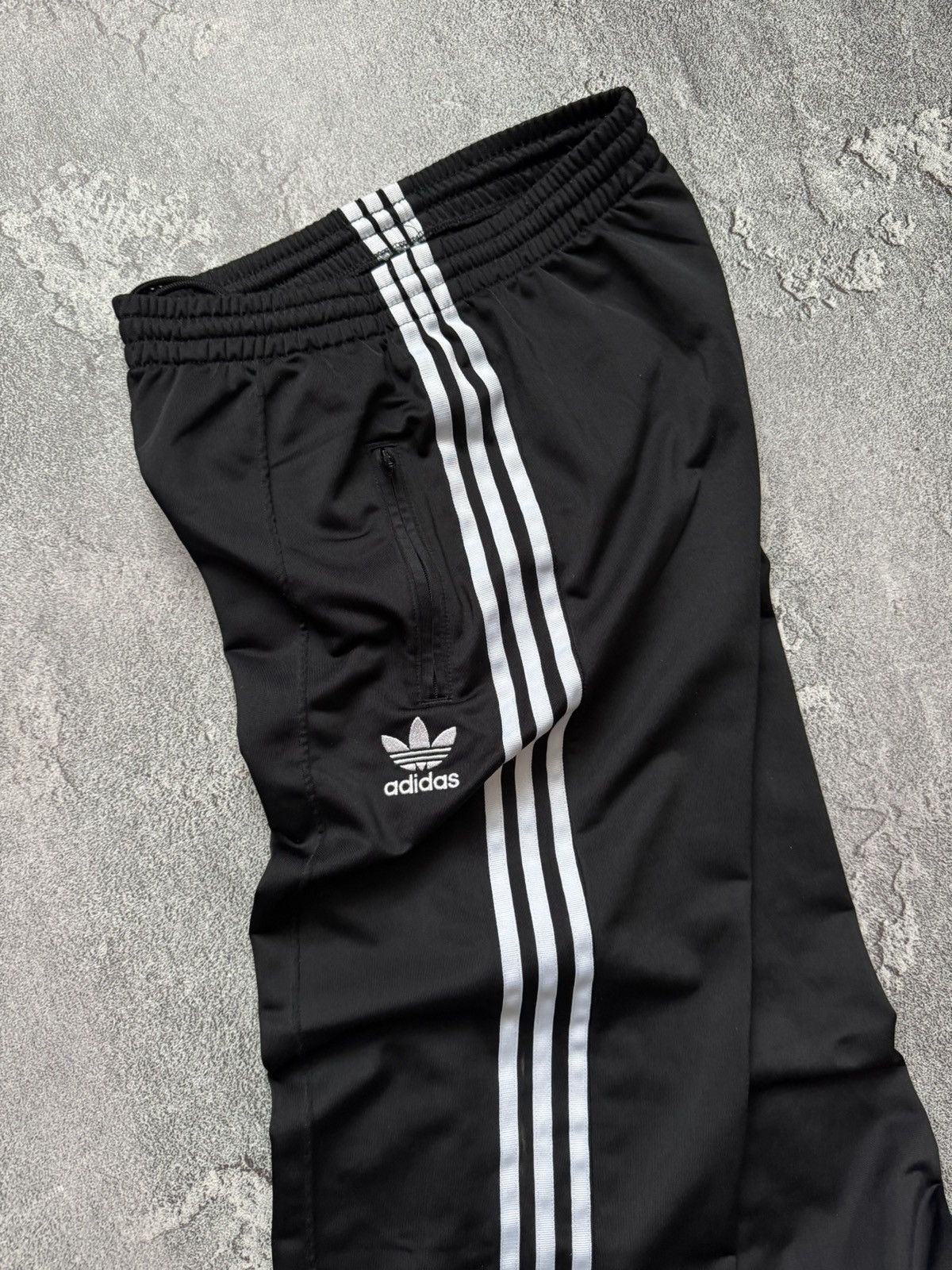 Adidas × Vintage Adidas Wmns relaxed sweatpants pant trouser 3 stripes Size 26" / US 2 / IT 38 - 3 Thumbnail