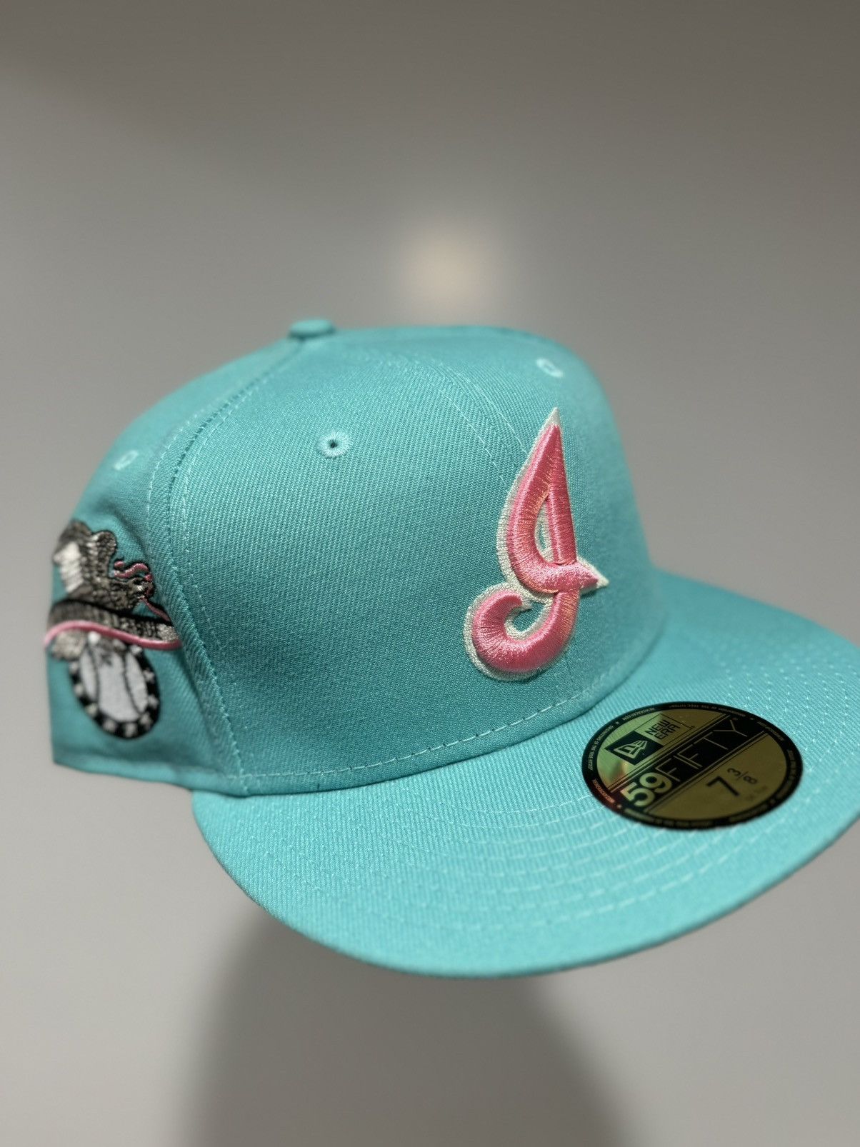 Hat Club × MLB × New Era Hatclub Noho Exclusive Cleveland Indians Strawberry Mint 3/8 Size ONE SIZE - 1 Thumbnail