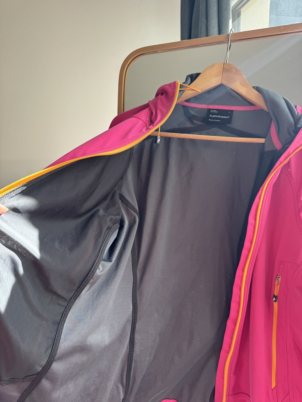 Peak Performance Peak Performance Softshell Jacket – Magenta – Size L Size L / US 10 / IT 46 - 12 Thumbnail