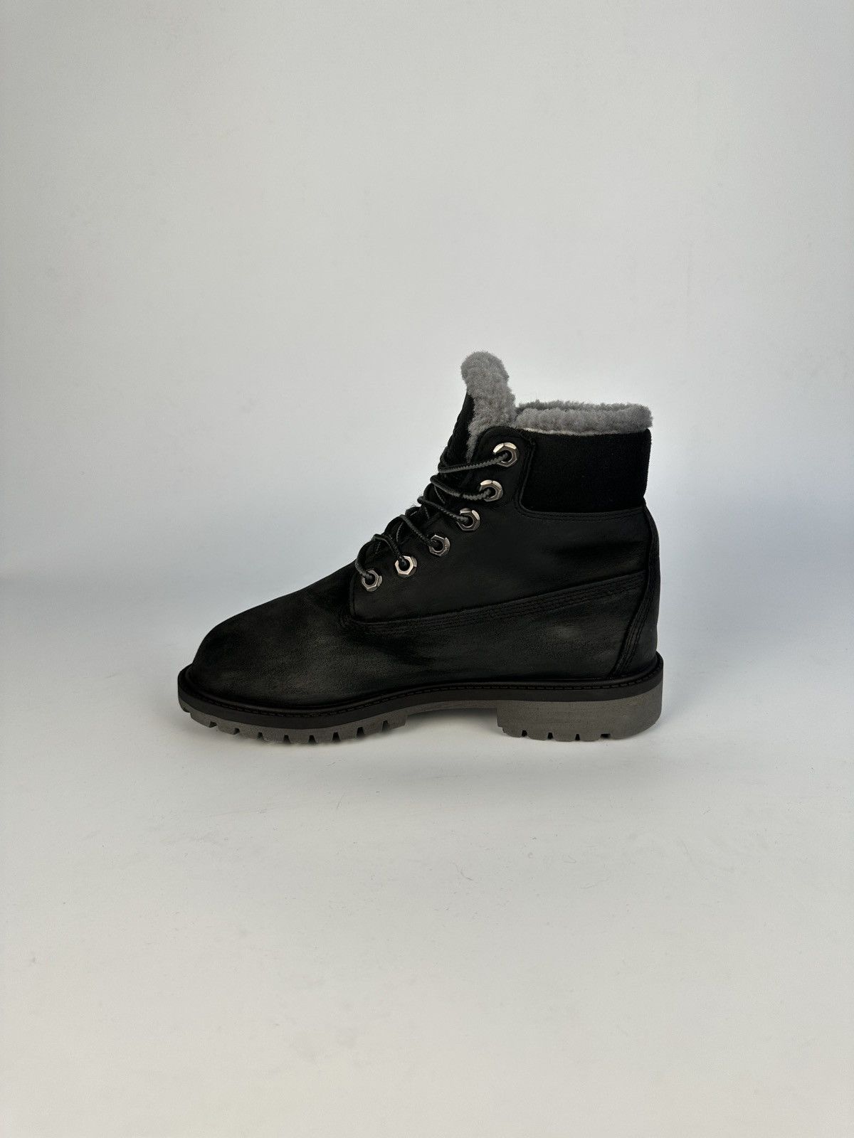 Timberland Timberland 6" Premium Black Nubuck Fur Lined Boots US 4 Size US 4 / IT 34 - 10 Thumbnail