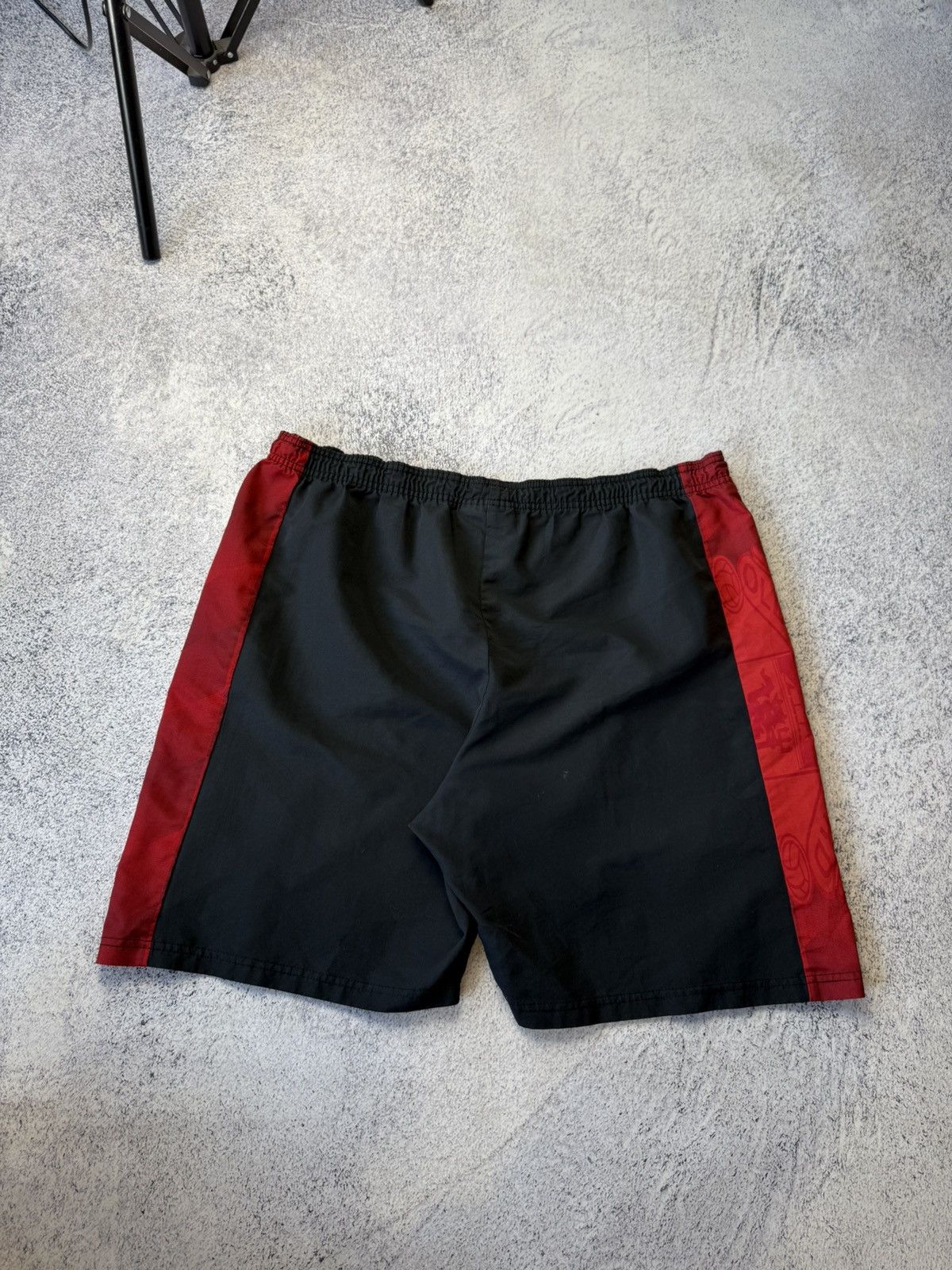 Umbro MANCHESTER UNITED 1996 FOOTBALL SOCCER SHORTS HOME UMBRO Size US 34 / EU 50 - 10 Thumbnail