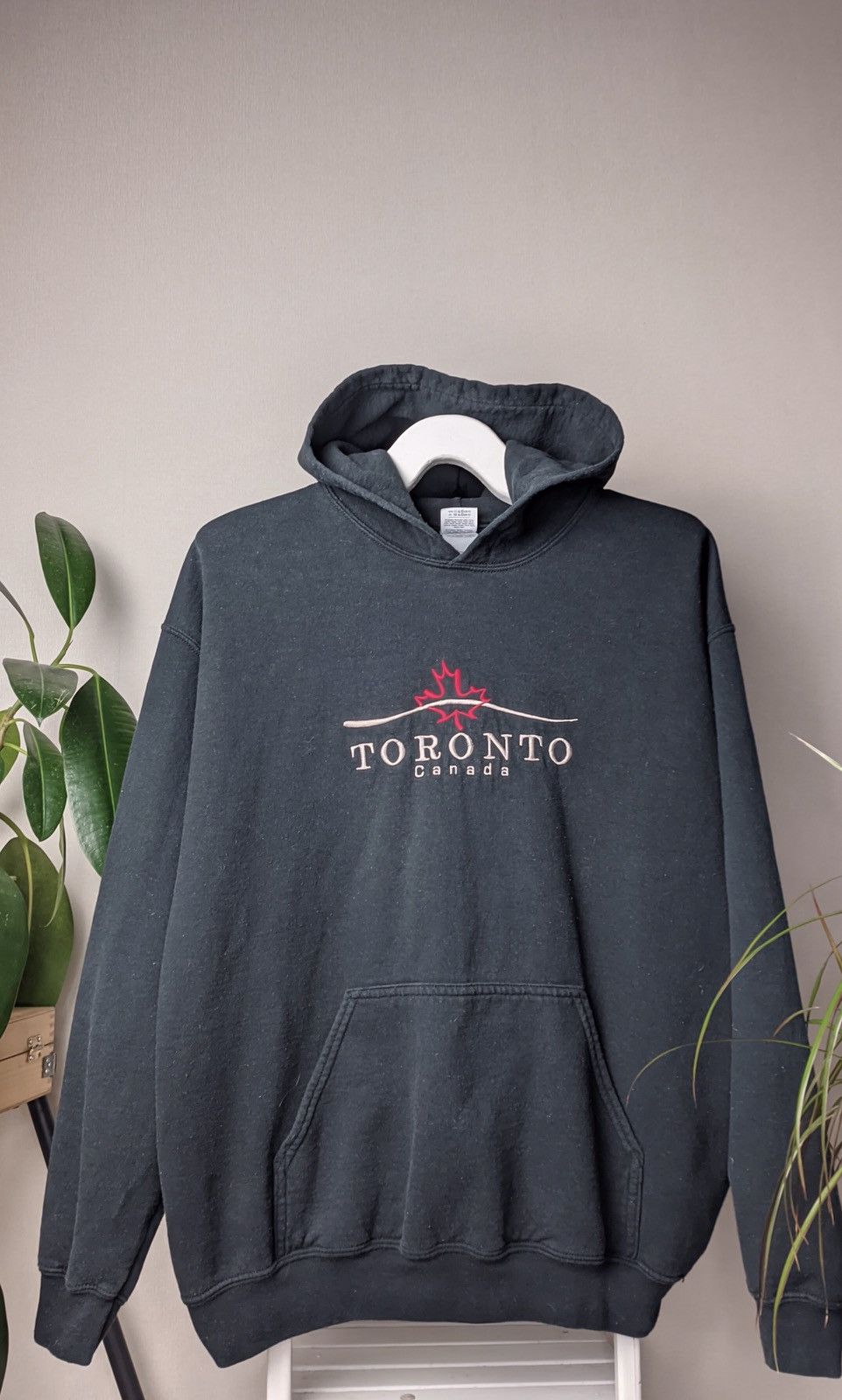 Japanese Brand Gildan Y2K vintage Toronto Canada Big Logo faded hoodie Size US M / EU 48-50 / 2 - 1 Thumbnail