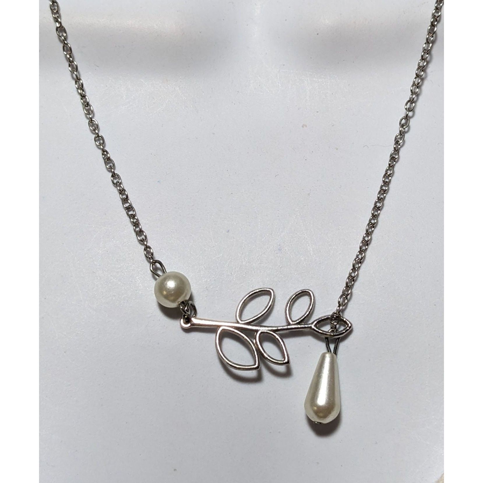 Other Silver Pearl Leaf Necklace Size ONE SIZE - 5 Thumbnail