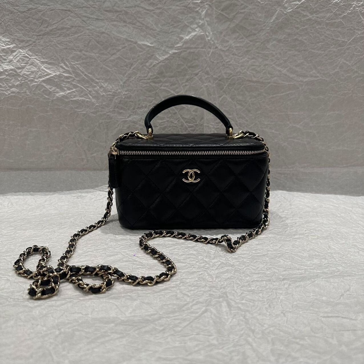 Chanel Pre-loved Bag Very good condition Size ONE SIZE - 1 Thumbnail