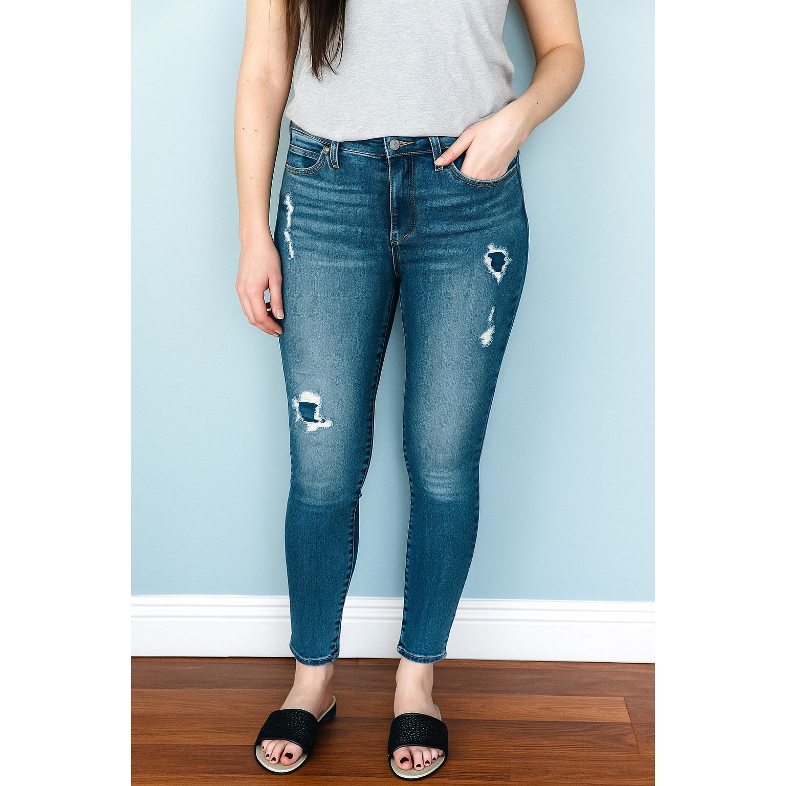 Rock & Republic Rock & Republic Distressed Blue Jeans - Women's Size 6 Size 28" / US 6 / IT 42 - 1 Thumbnail