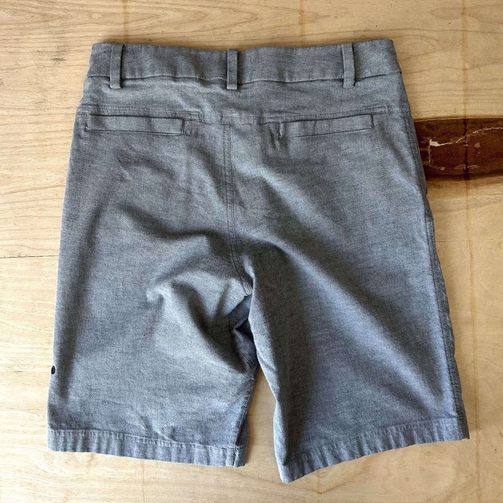 Lululemon Lululemon Commission Short Qwick Oxford Men’s 32 Shirt Casual Travel Gray Solid 32 Inseam 11 Relaxed Mens Size US 32 / EU 48 - 2 Thumbnail